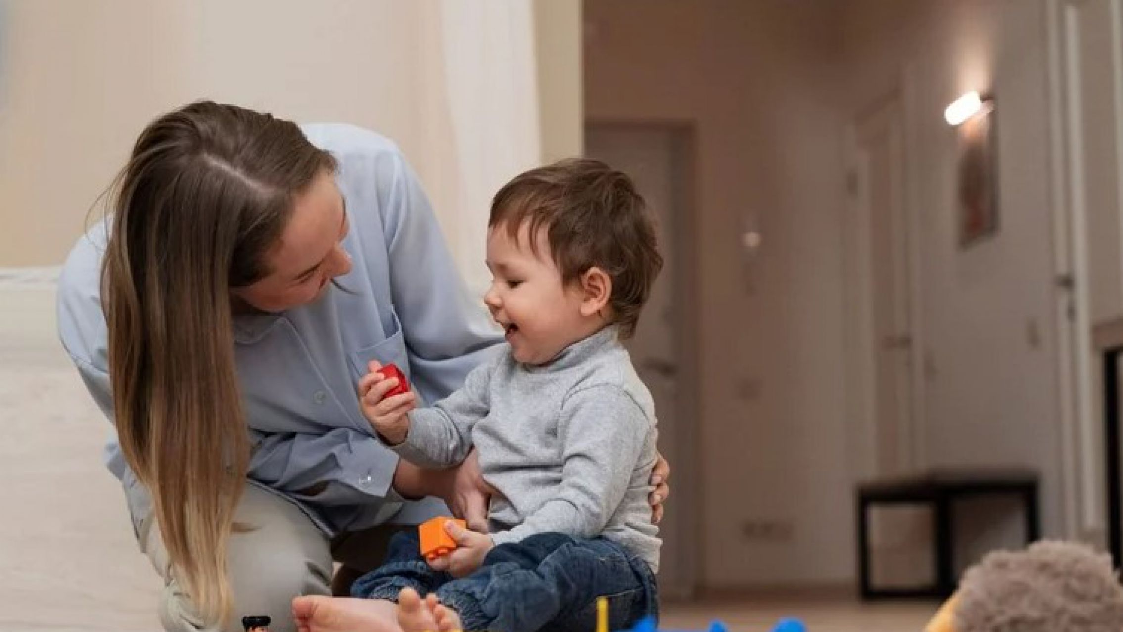 Aumento para niñeras en agosto 2025: cuánto cobrarán por hora y por mes