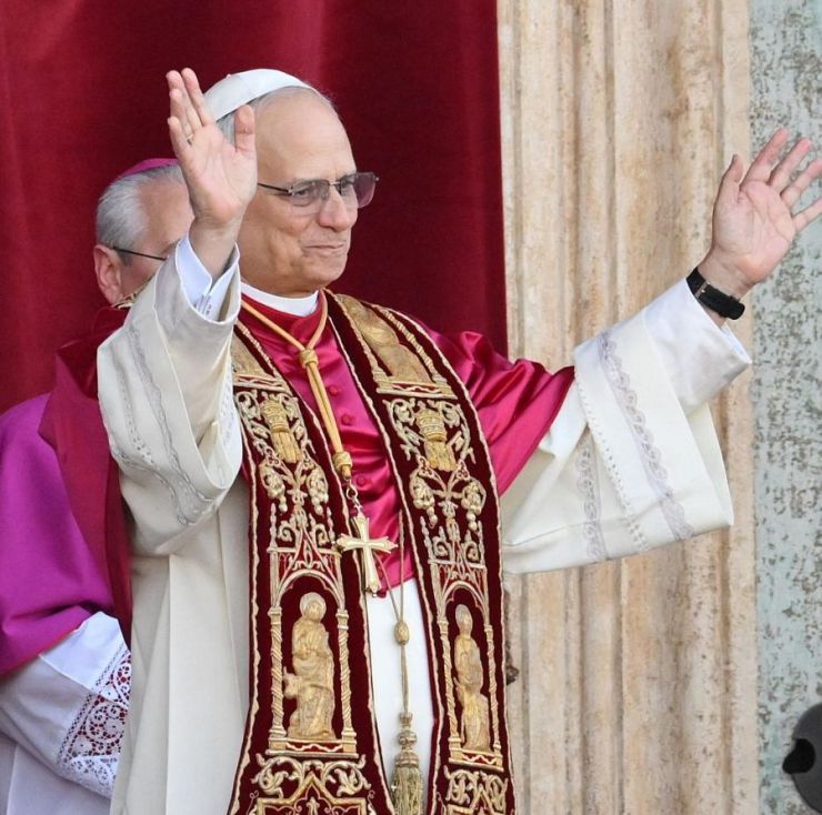 Esto a Francisco no le gustaría: el carísimo auto que pidió el Papa Leon XIV