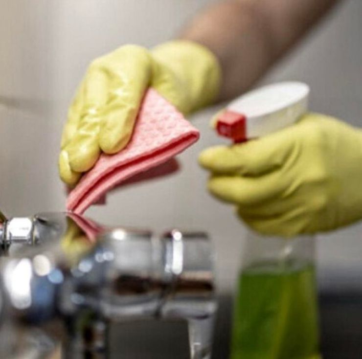 Cuál es el salario por hora para empleadas domésticas en julio de 2025