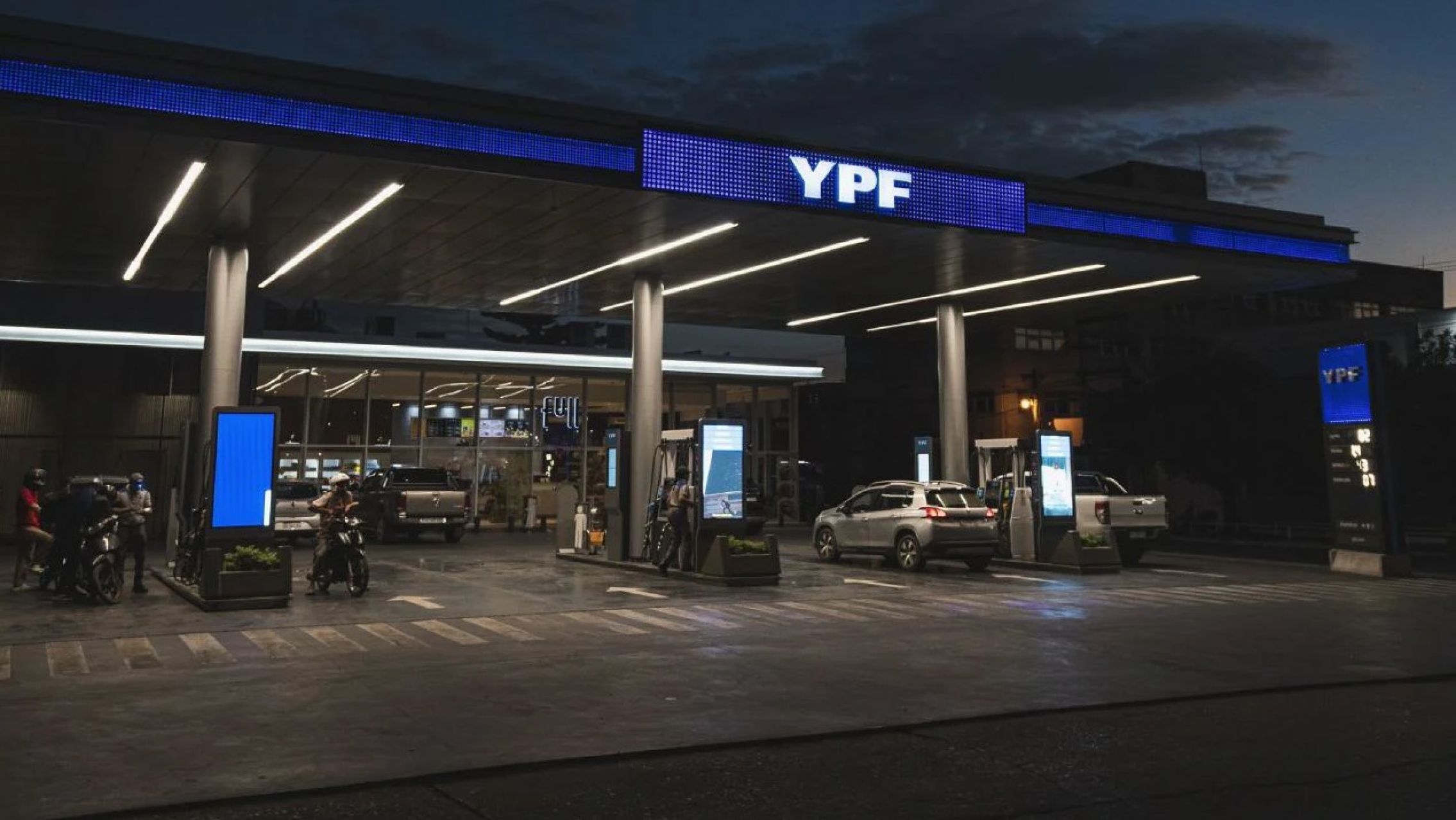 Cargar nafta de madrugada será más barato: así funciona el nuevo sistema de YPF