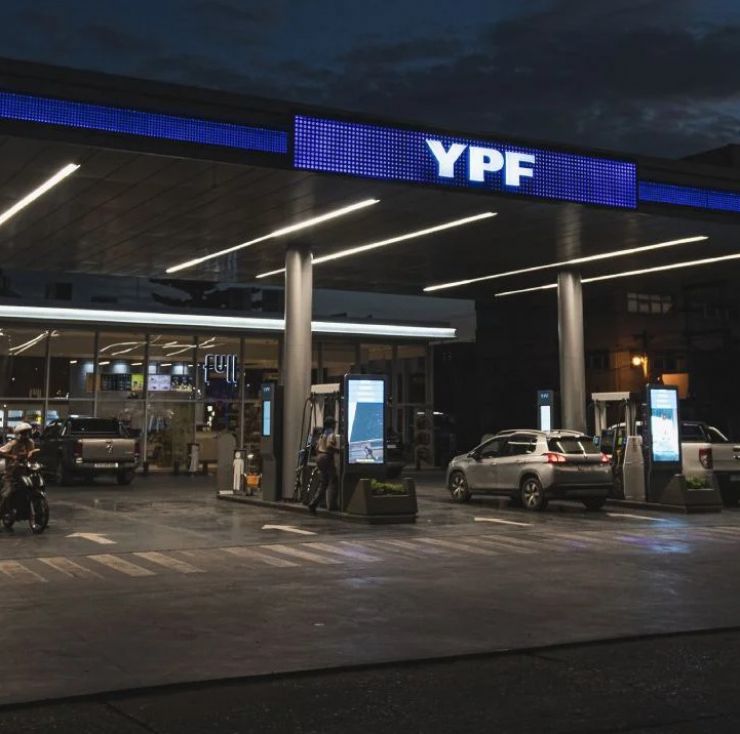 Cargar nafta de madrugada será más barato: así funciona el nuevo sistema de YPF