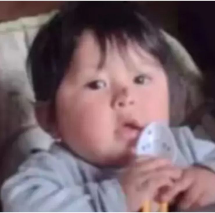 Se conoció como murió el bebé que hallaron en un descampado: tenía dos añitos