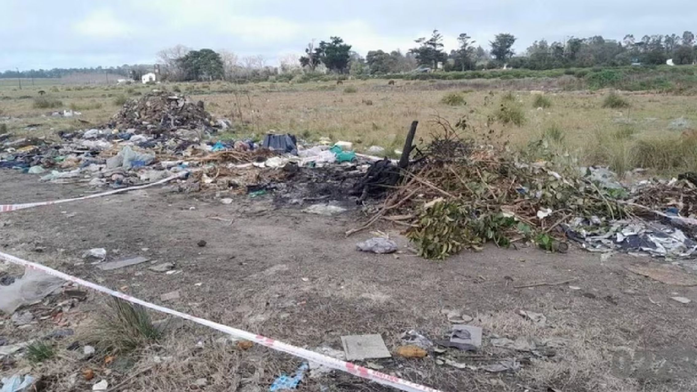 Encontraron un cuerpo en un descampado: los escalofriantes detalles