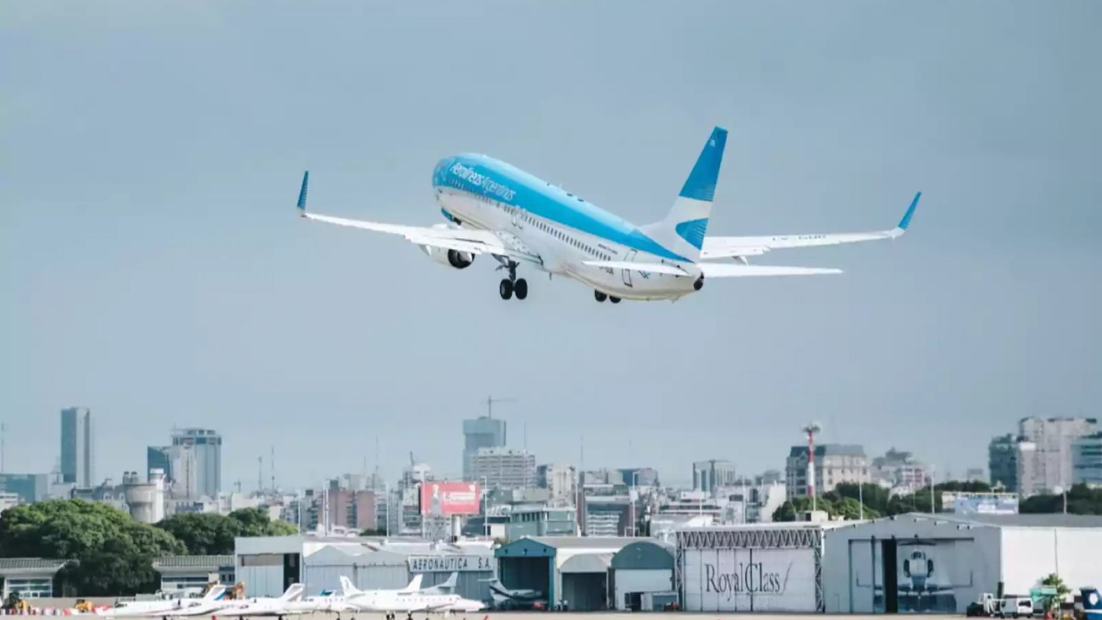 Argentina lidera el crecimiento aéreo en América Latina con cifras récord en julio