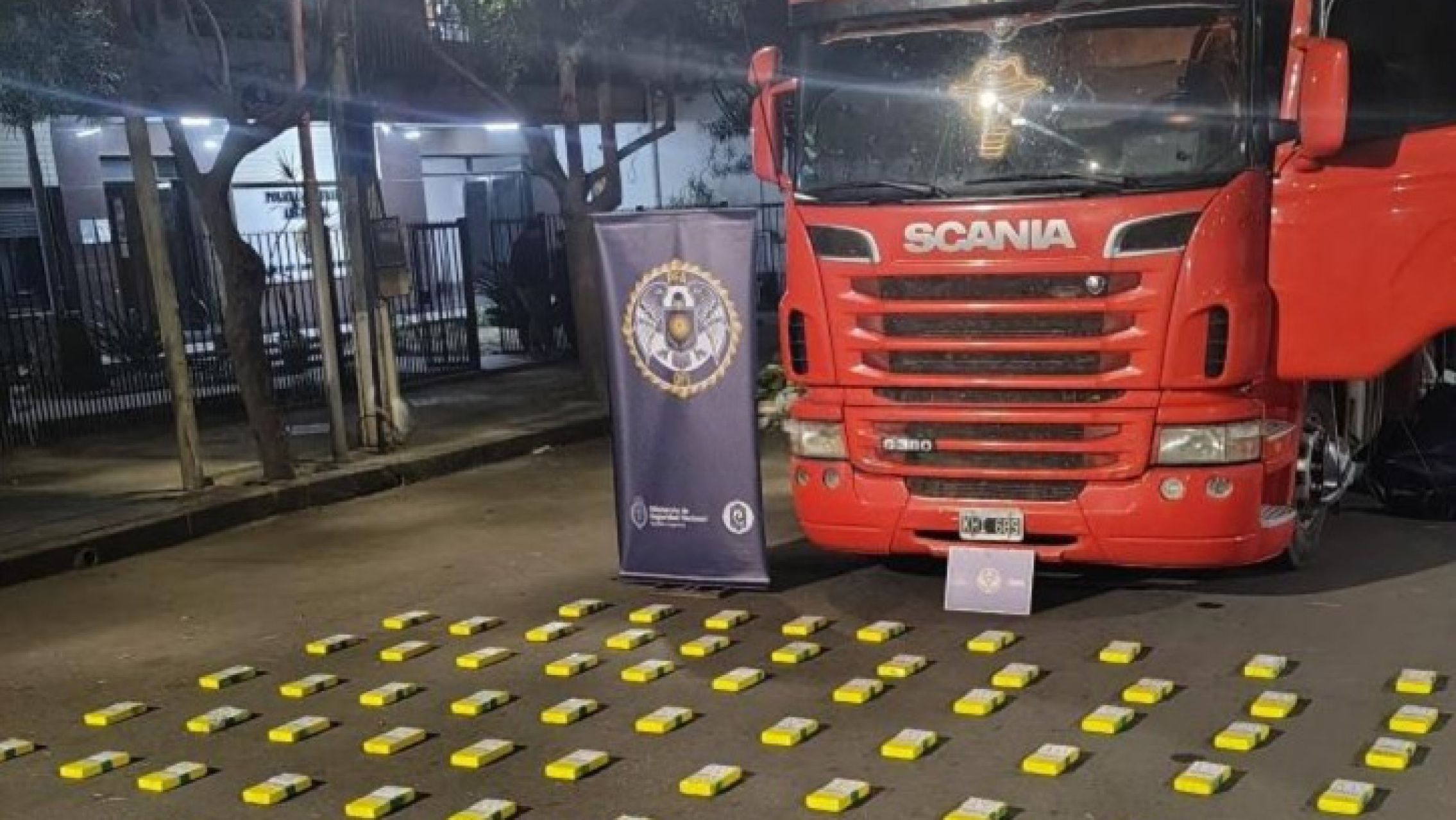 Cayó un camión con 85 kilos de droga escondidos en cajones de banana en Ruta 34