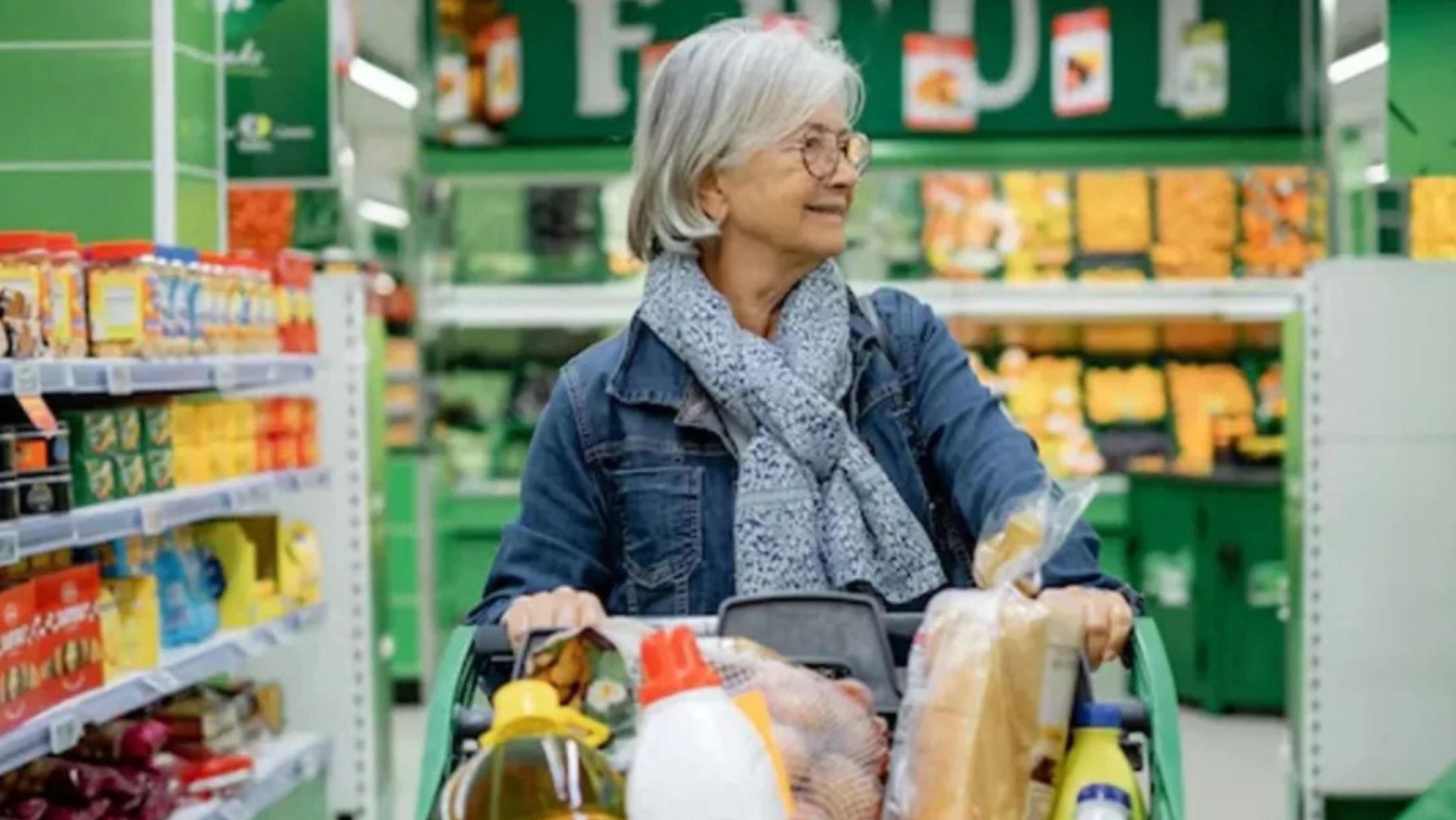 Milei lanzó descuentos para jubilados en supermercados: hasta 20% y reintegros