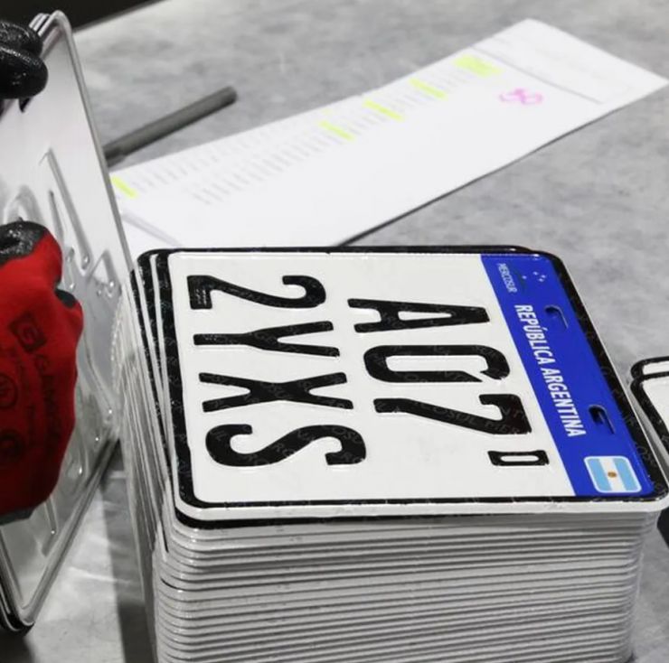 Desmantelaron una fábrica de patentes truchas: las vendían por internet