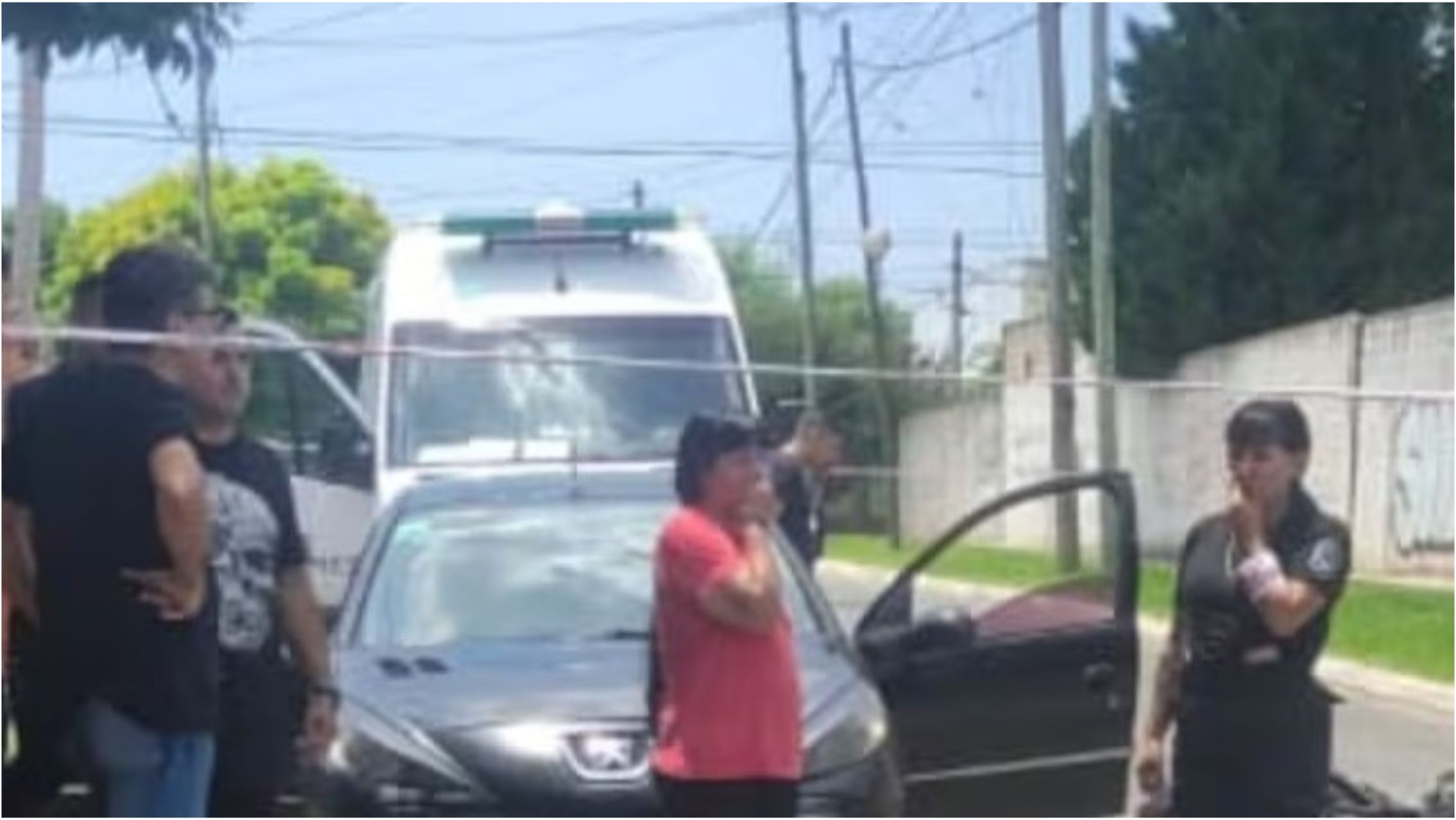 Una mujer policía volvía de hacer las compras para Nochebuena y mató a dos motochorros