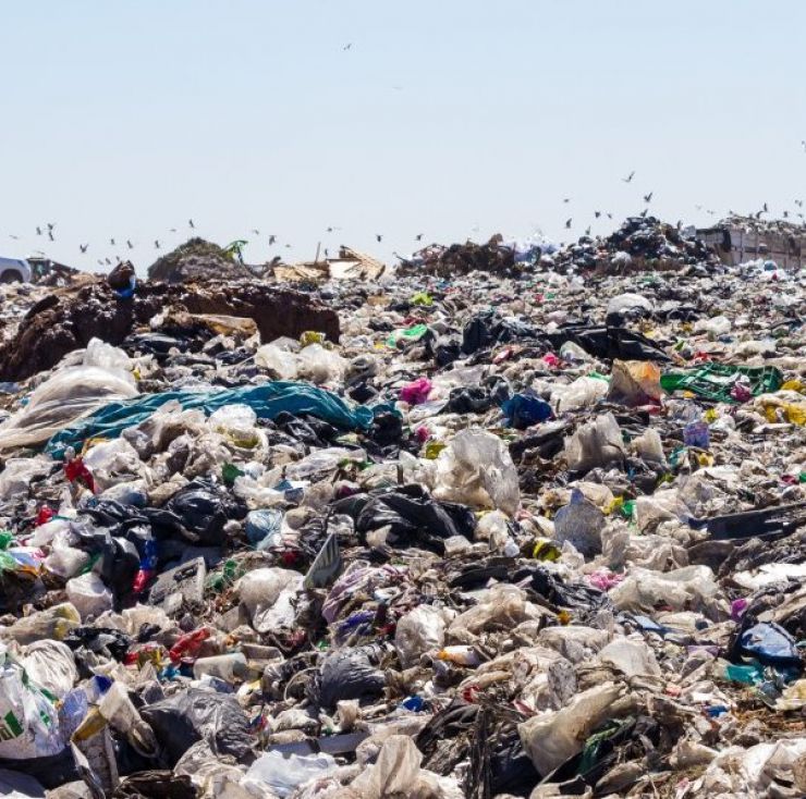 Rescataron a un niño de 14 años que vivía en un basural: los dolorosos detalles