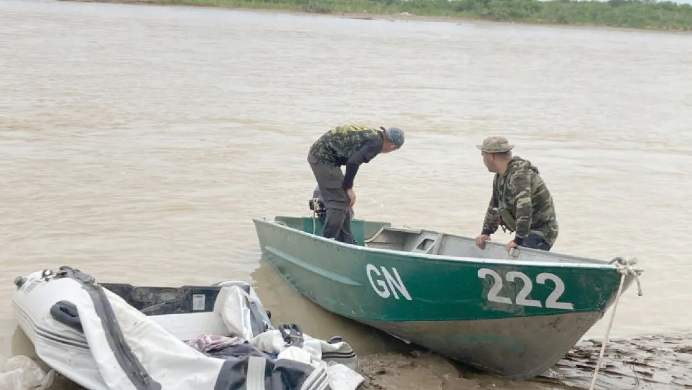 Secuestraron casi 26 kilos de pasta base que flotaban en el río Bermejo