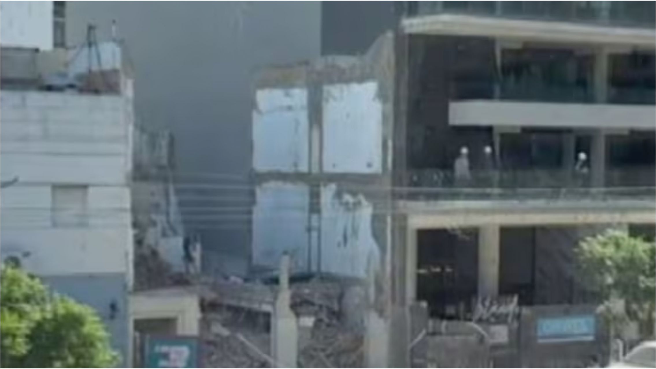 Horror en una obra: cayó un andamio con trabajadores encima