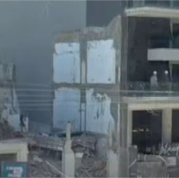 Horror en una obra: cayó un andamio con trabajadores encima