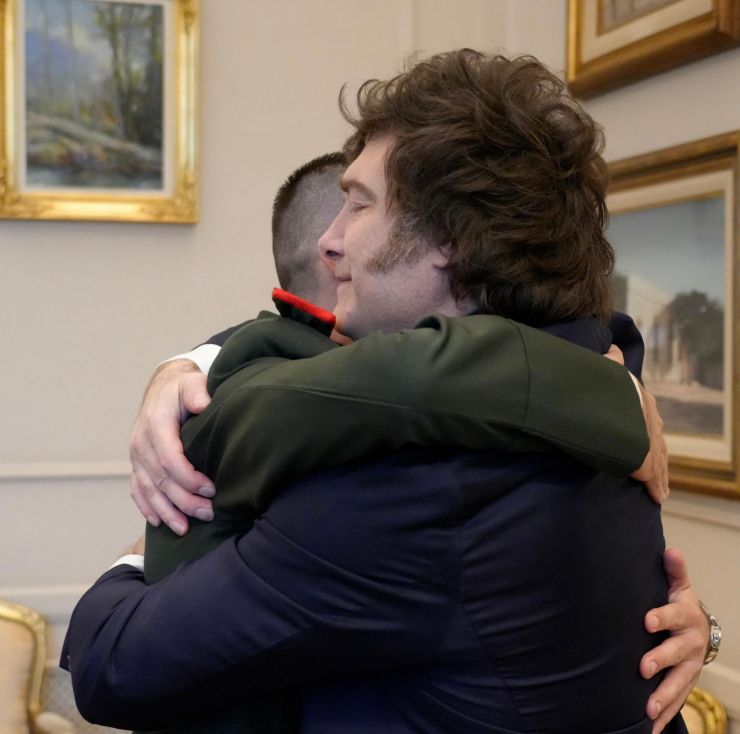 Milei recibió a Nahuel Gallo tras 448 días preso en Venezuela y apuntó contra el régimen chavista