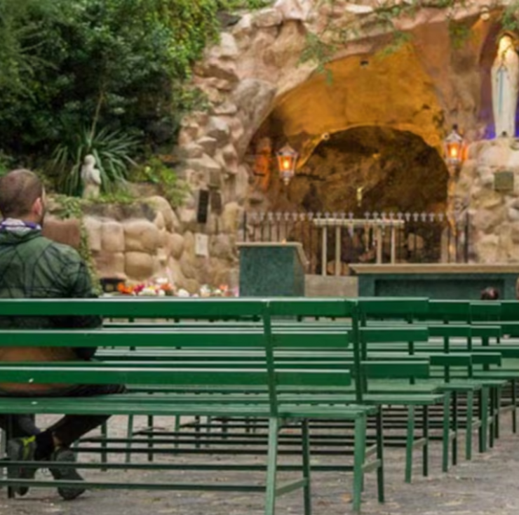 Fueron al santuario a agradecer por su hija y les robaron $3.000.000 del tratamiento