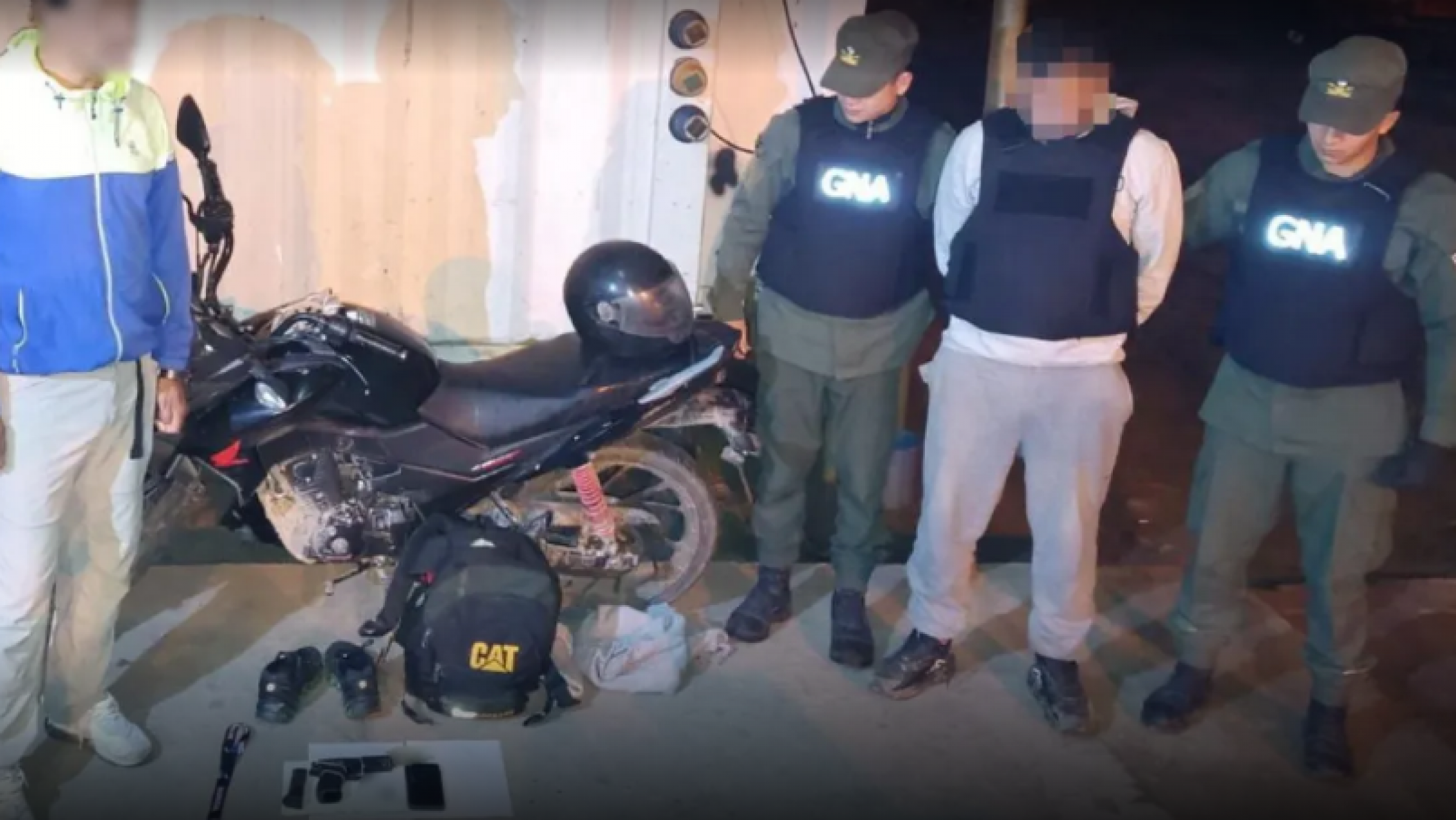 Cayó en el norte salteño un peligroso prófugo que circulaba armado en moto