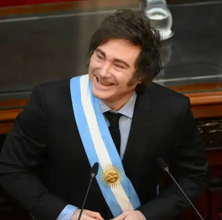 Gracias a Milei, el Riesgo País cayó por debajo de los 500 puntos básicos