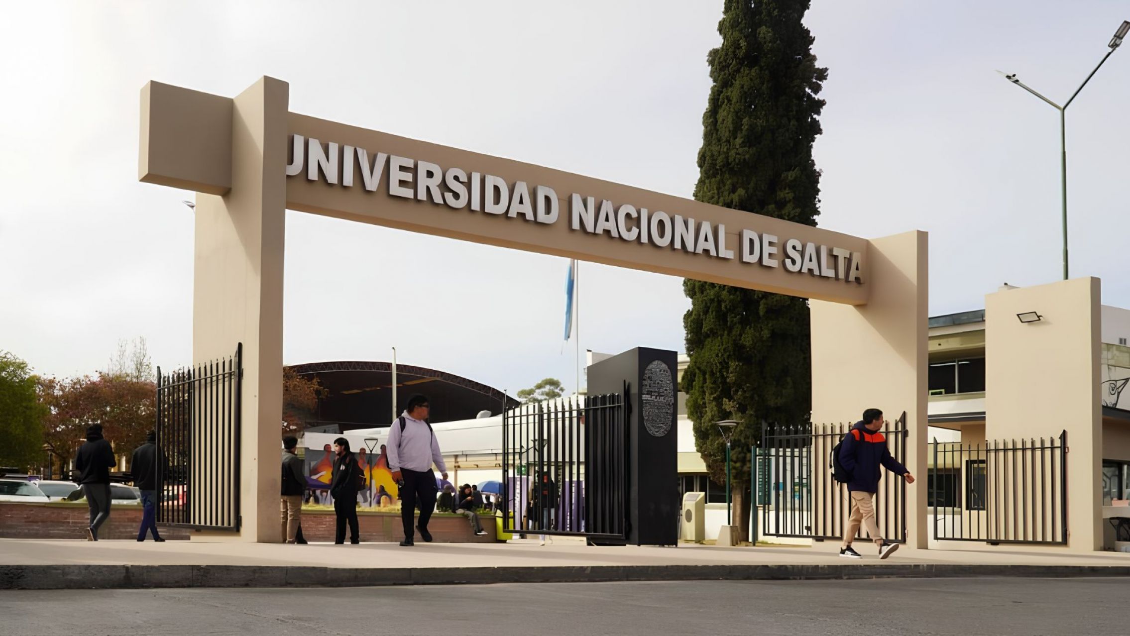 De candidato a diputado nacional a ser acusado por crear imágenes aberrantes de sus compañeras