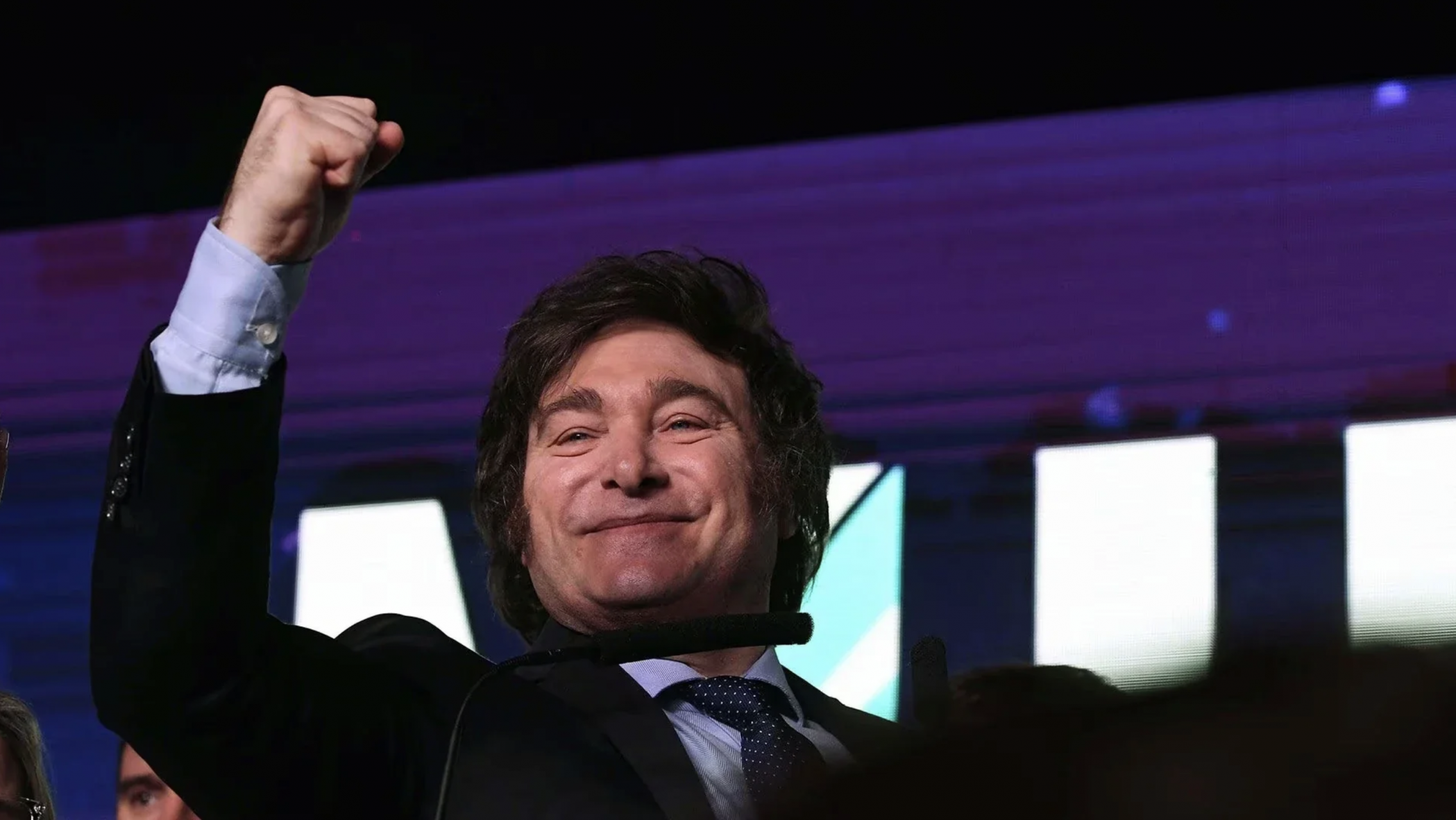 El riesgo país cayó a 446 puntos tras la mejora de la nota argentina