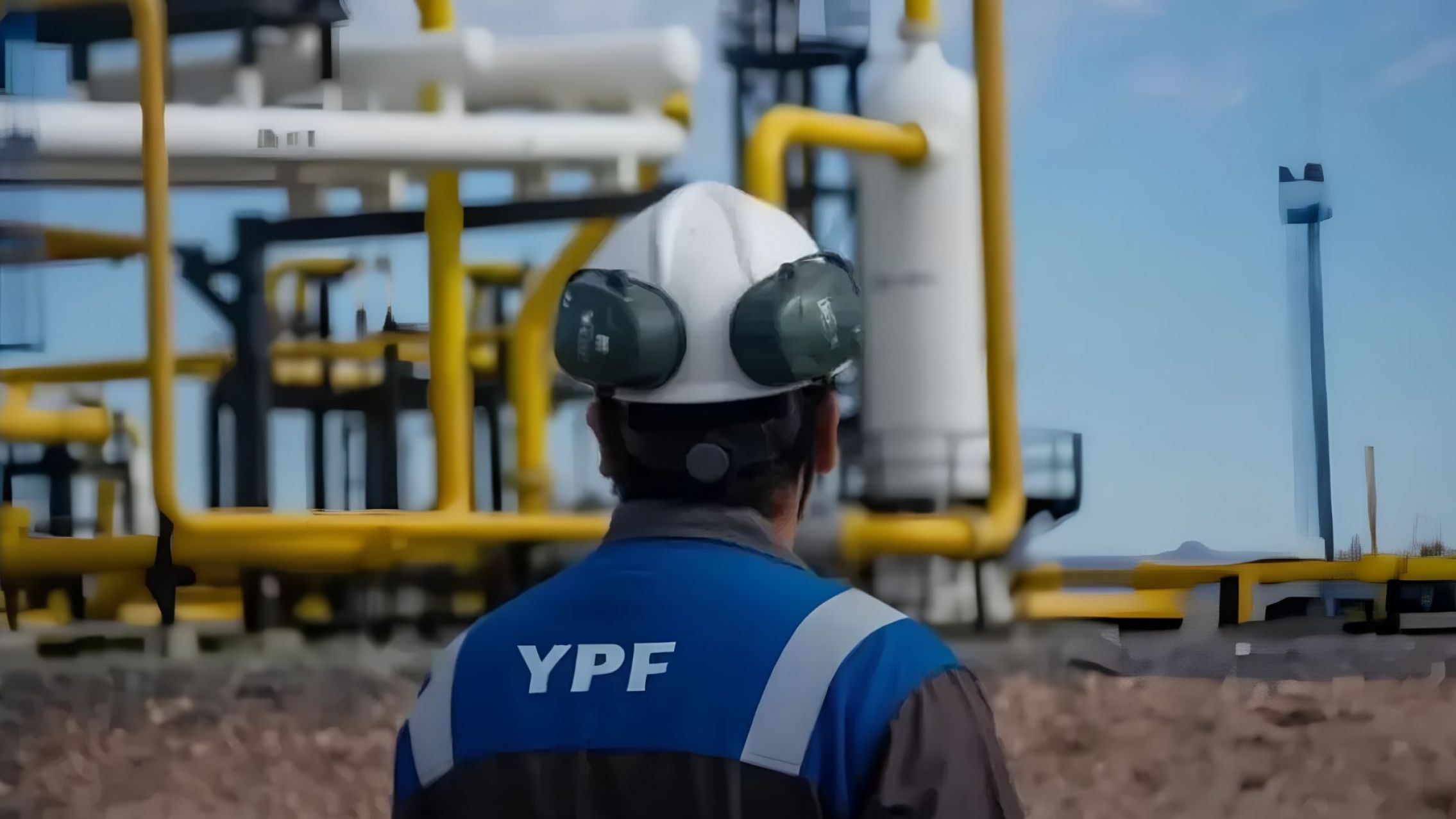 YPF permitirá comprar acciones desde su app: desde cuándo se podrá invertir