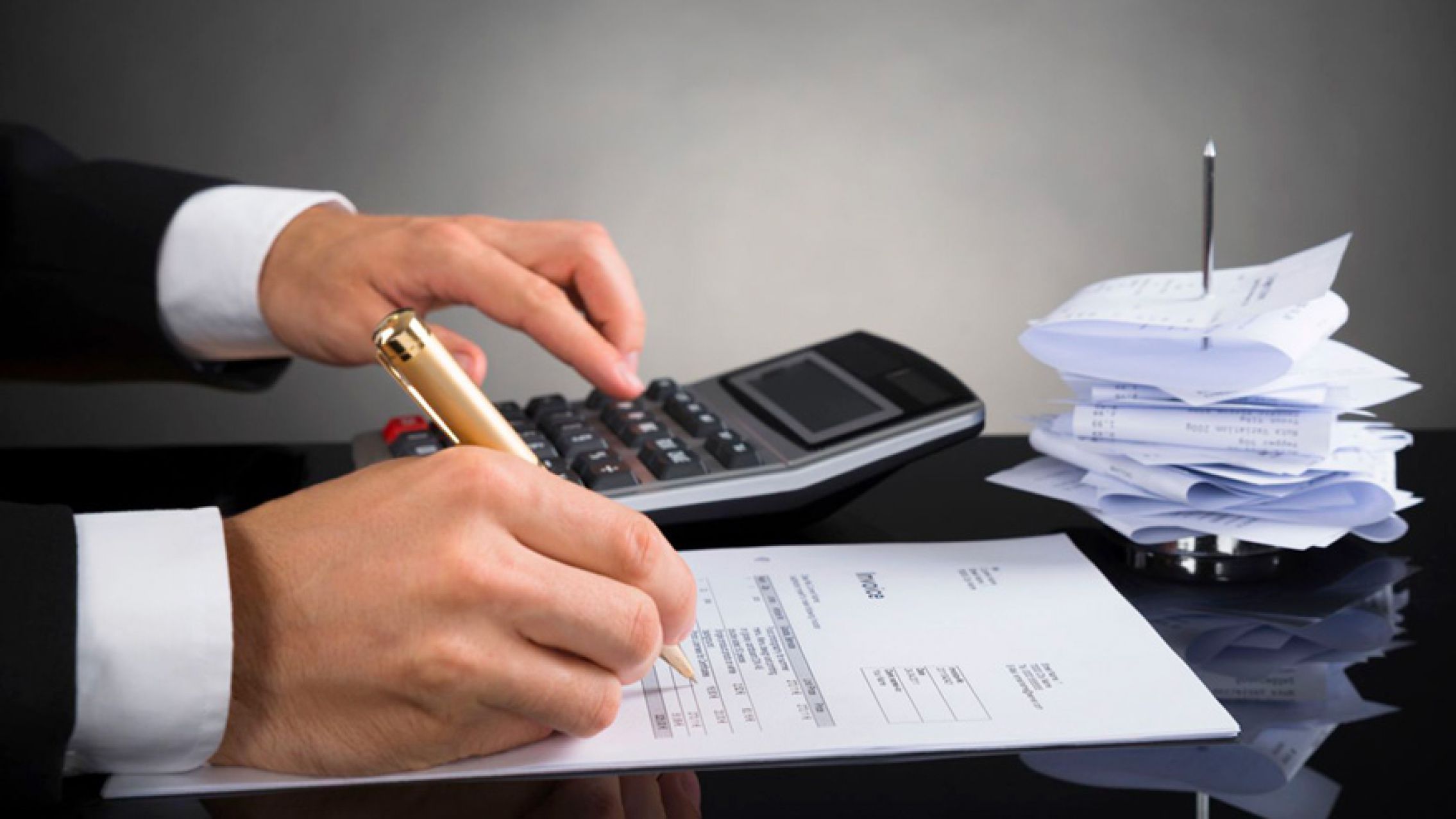 Cientos de empresas cierran por la crisis, pero no es gratis: cuáles son los costos y cómo dejar de pagar impuestos