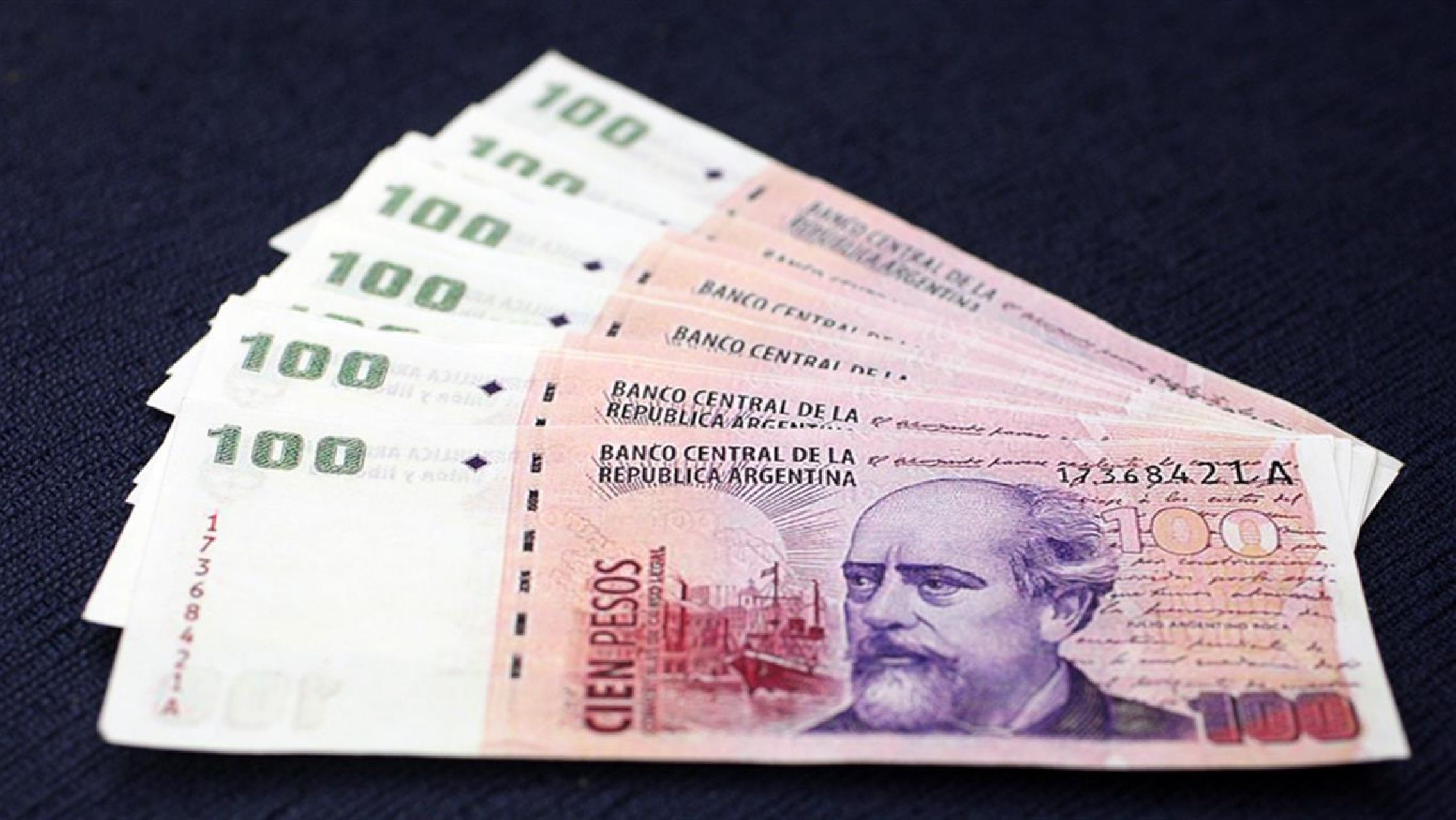 Argentina imprime pesos las 24 horas del día, pero sigue faltando papel moneda