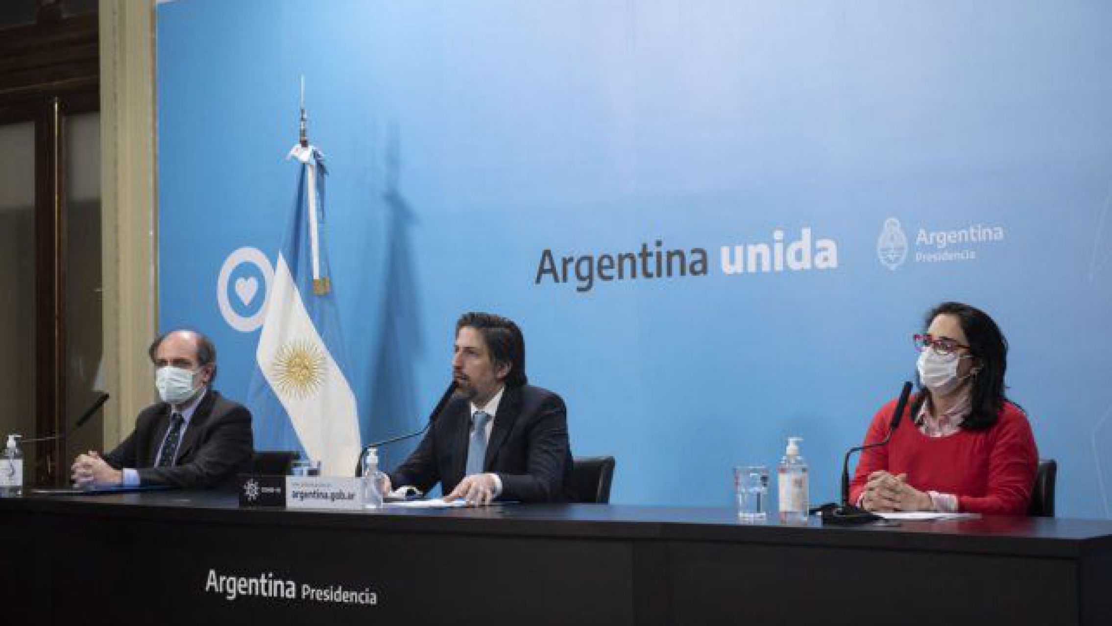 El Gobierno lanzó créditos para que los docentes puedan comprar computadoras