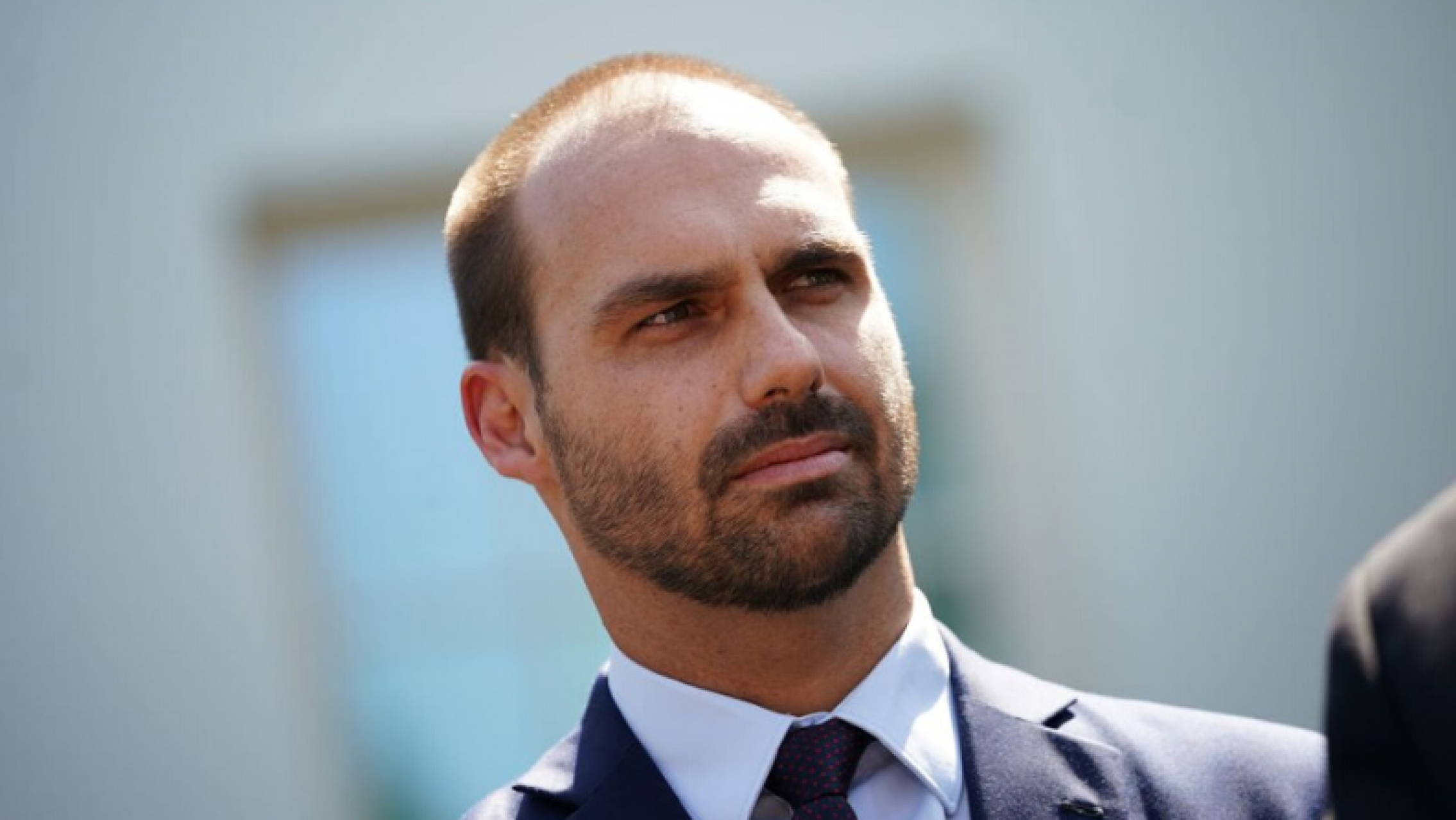 El hijo de Bolsonaro busca penalizar la apología al comunismo