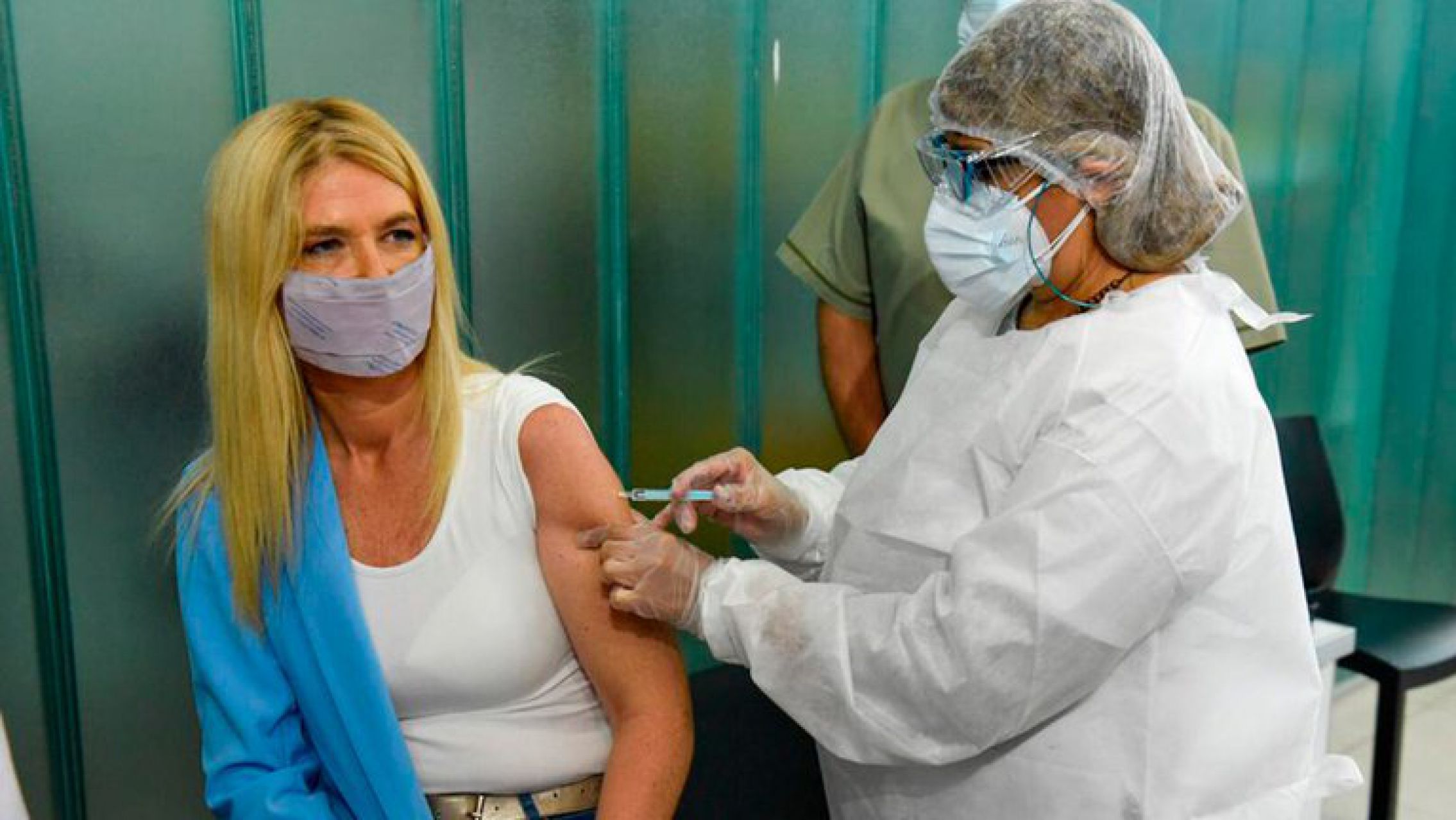 Verónica Magario se aplicó la vacuna rusa
