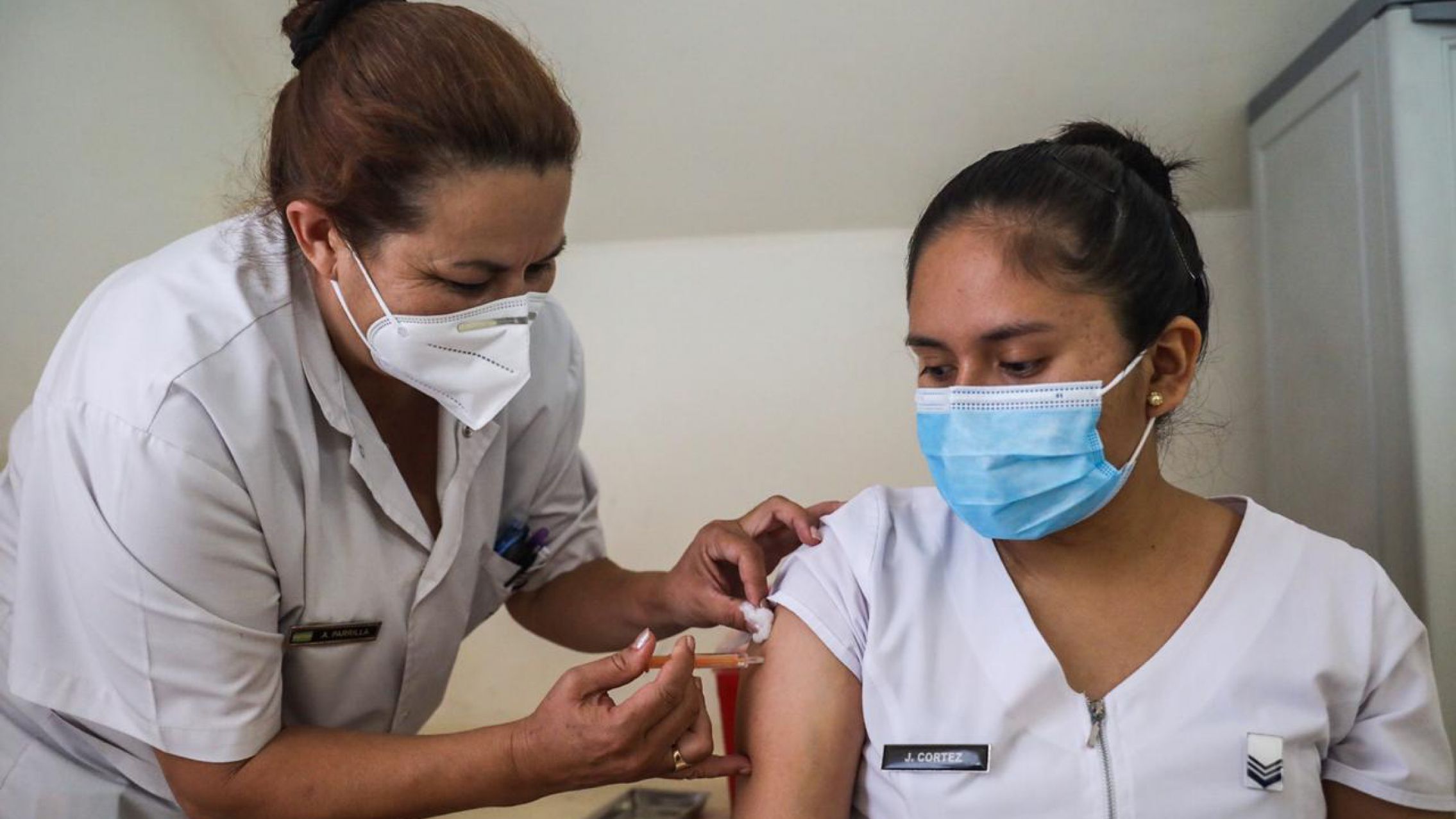 Los militares comenzaron a ser vacunados contra el Covid19