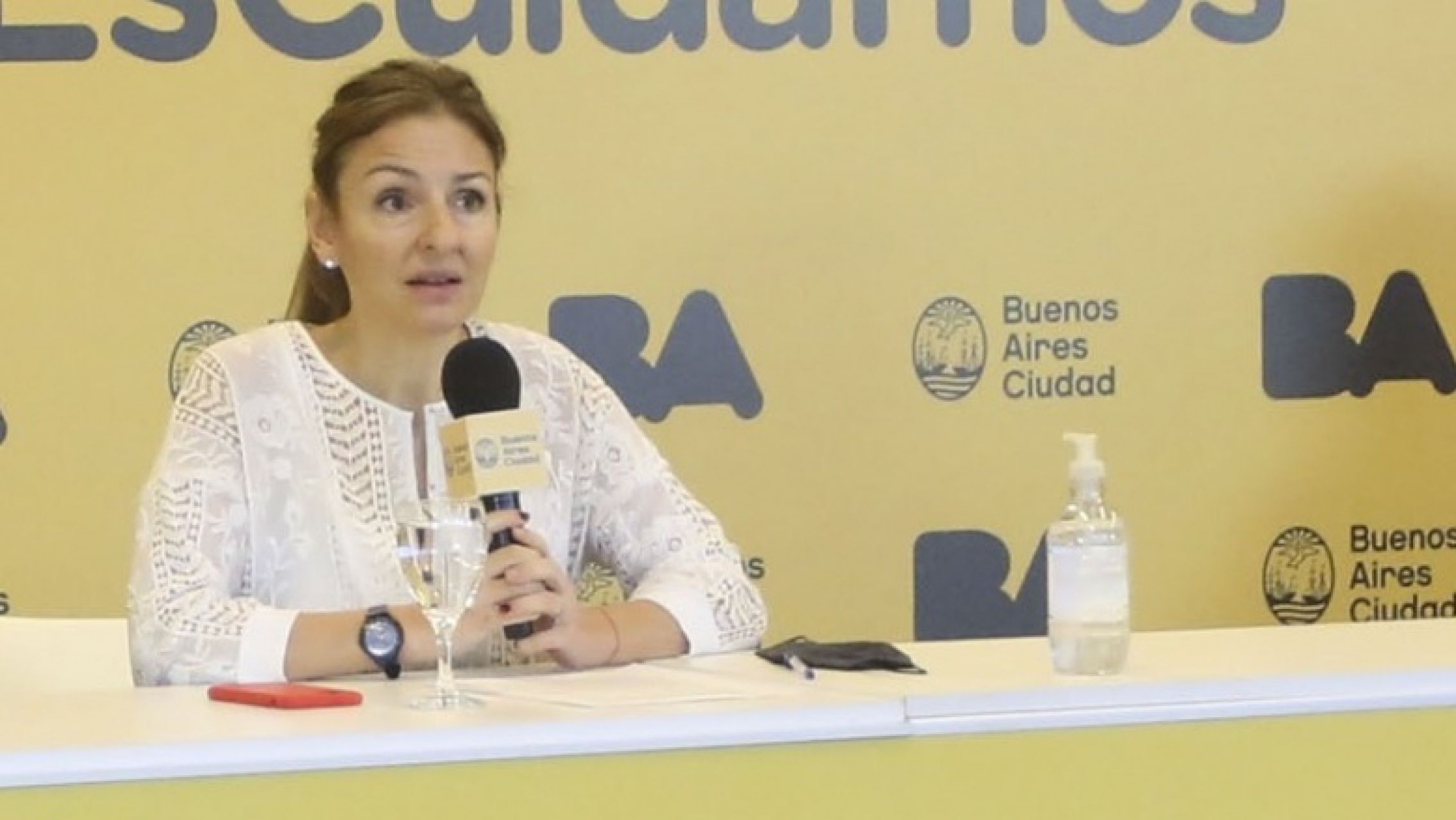 La ministra Soledad Acuña ratificó que le descontarán a los maestros que no asistan a clases