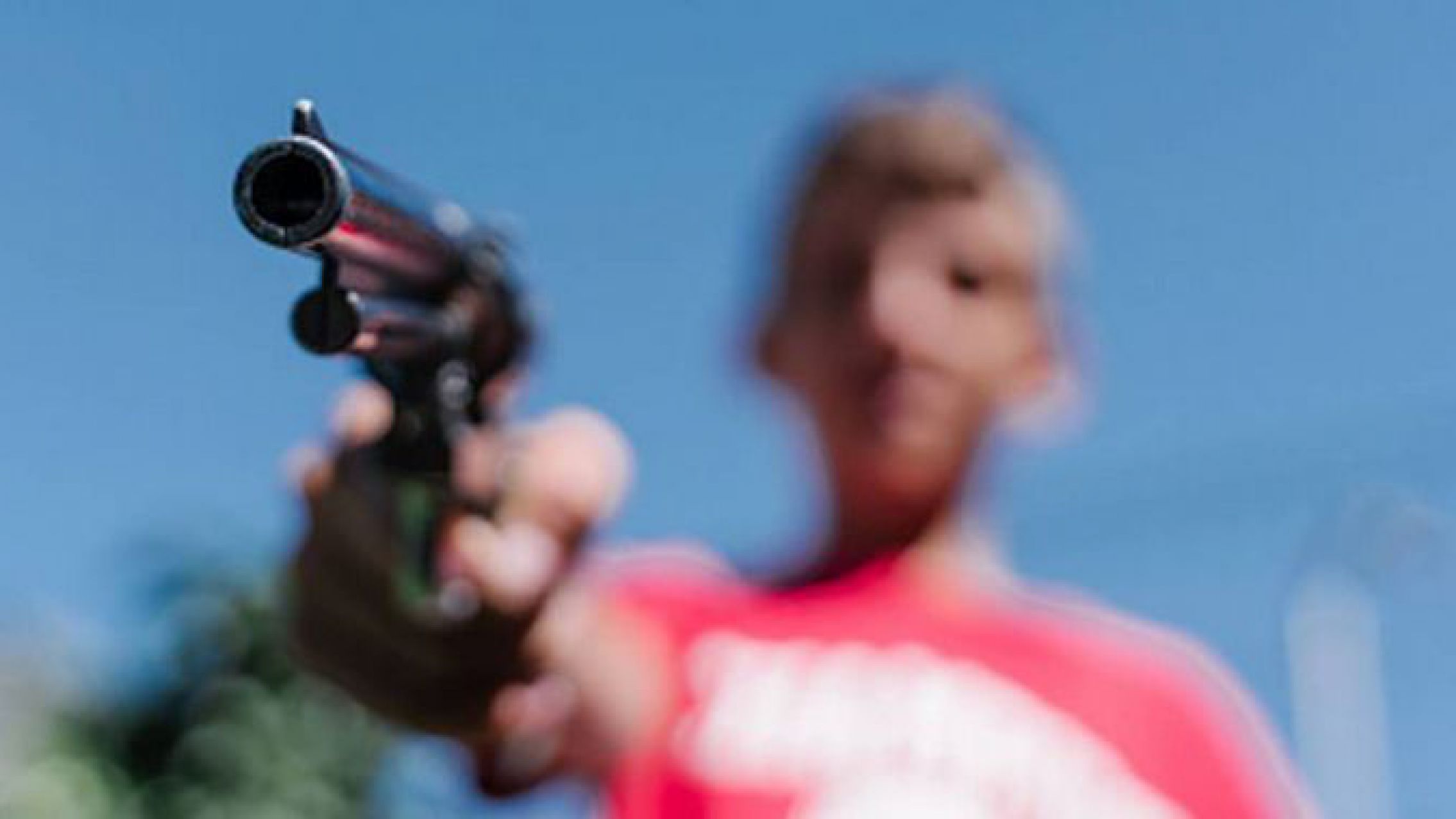 Un niño le disparó a un ladrón para defender a su abuela