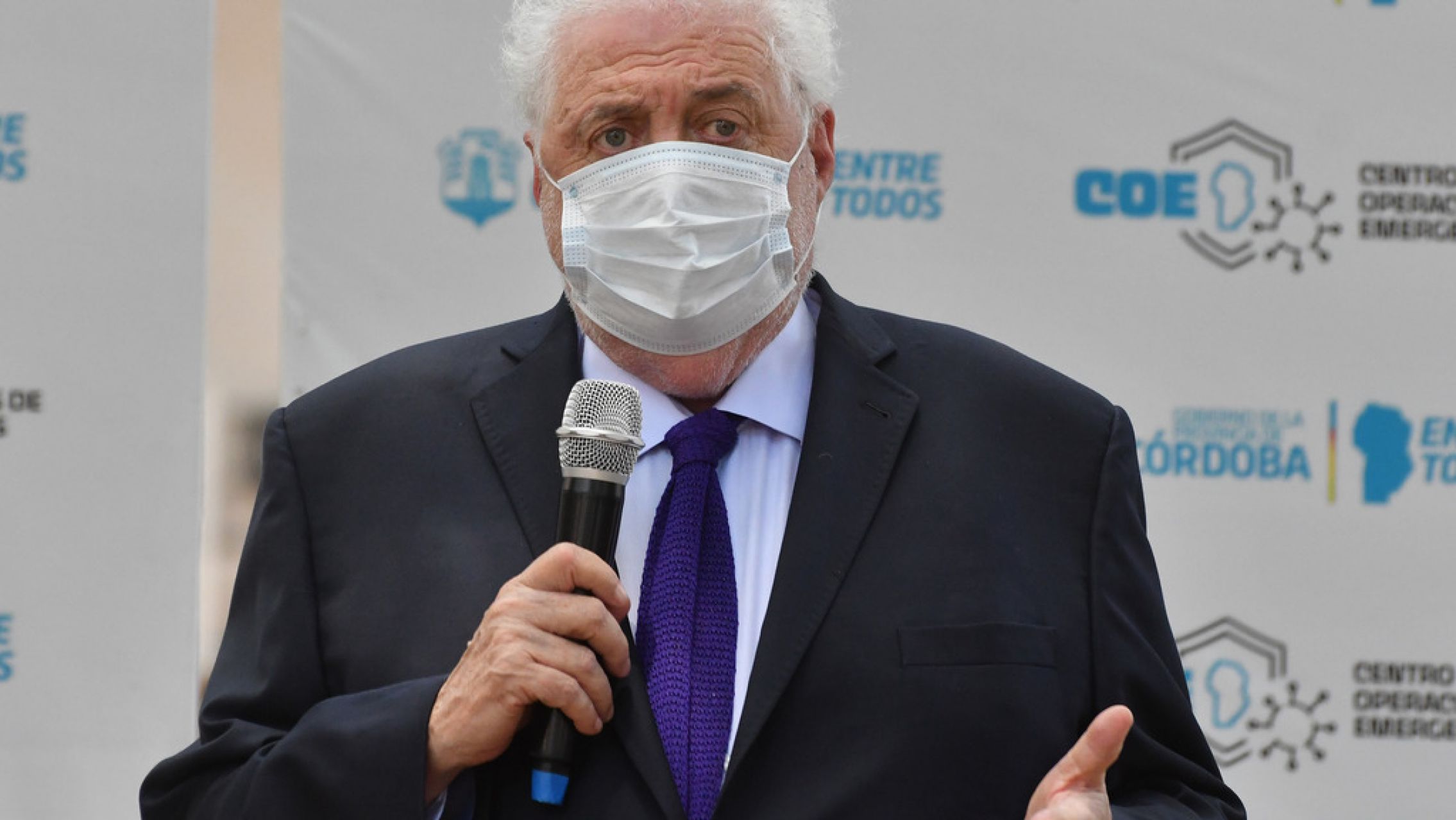 Ginés González García reservó 3000 vacunas para funcionarios amigos y familiares