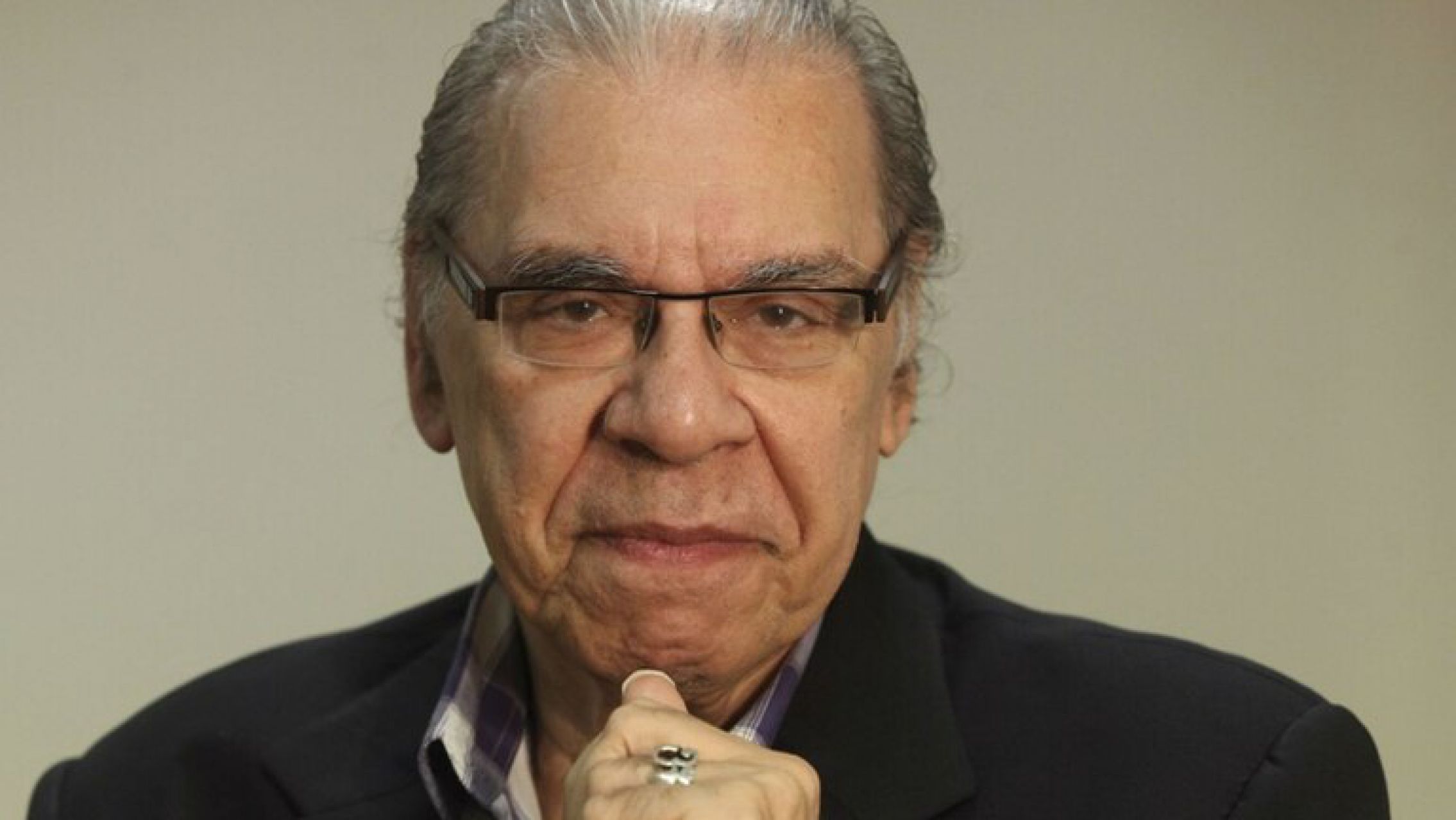 Enrique Pinti criticó al Gobierno por los funcionarios que recibieron la vacuna