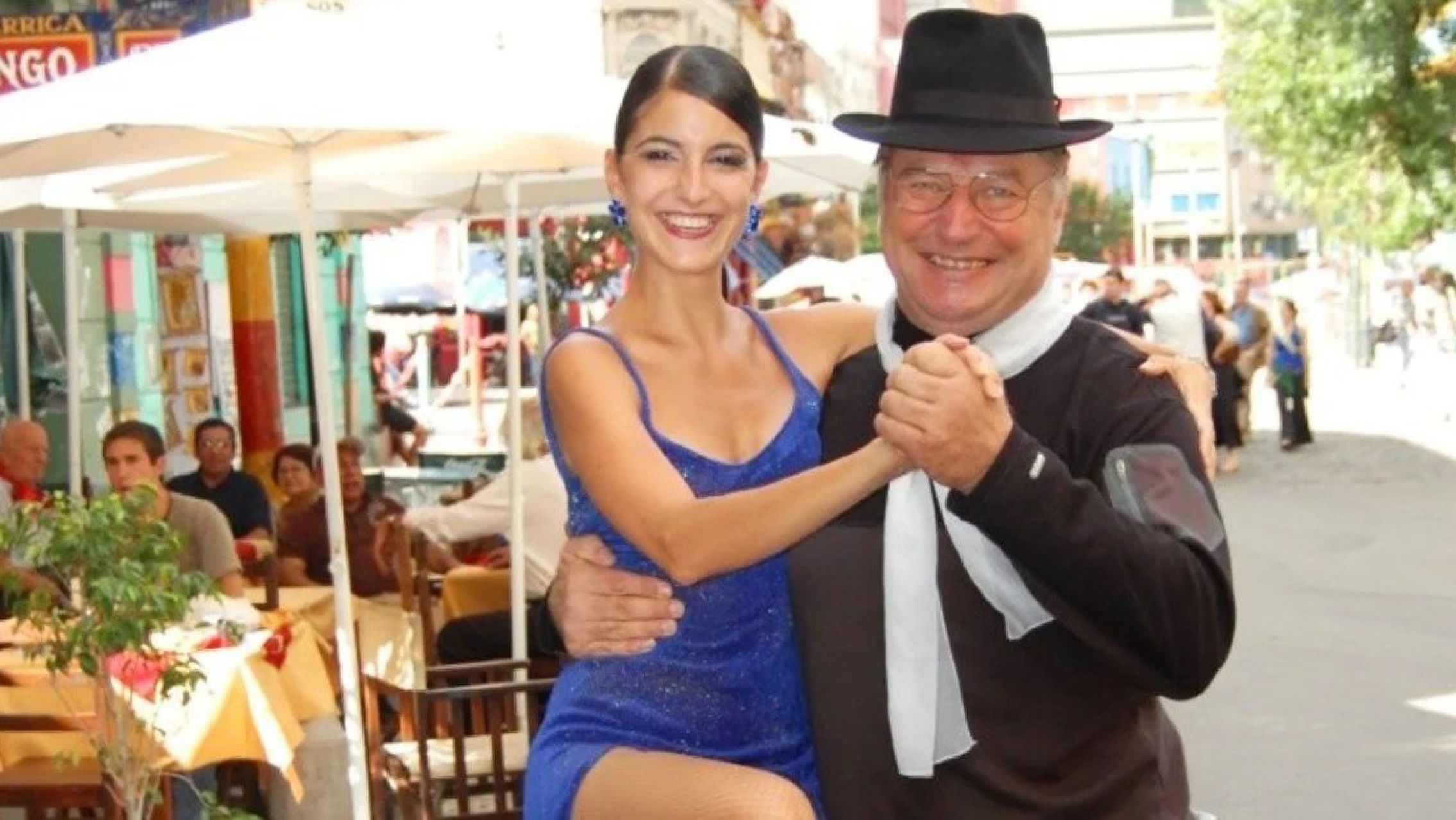 Un turista le donó $400 mil a Luis Chocobar por considerarlo un héroe