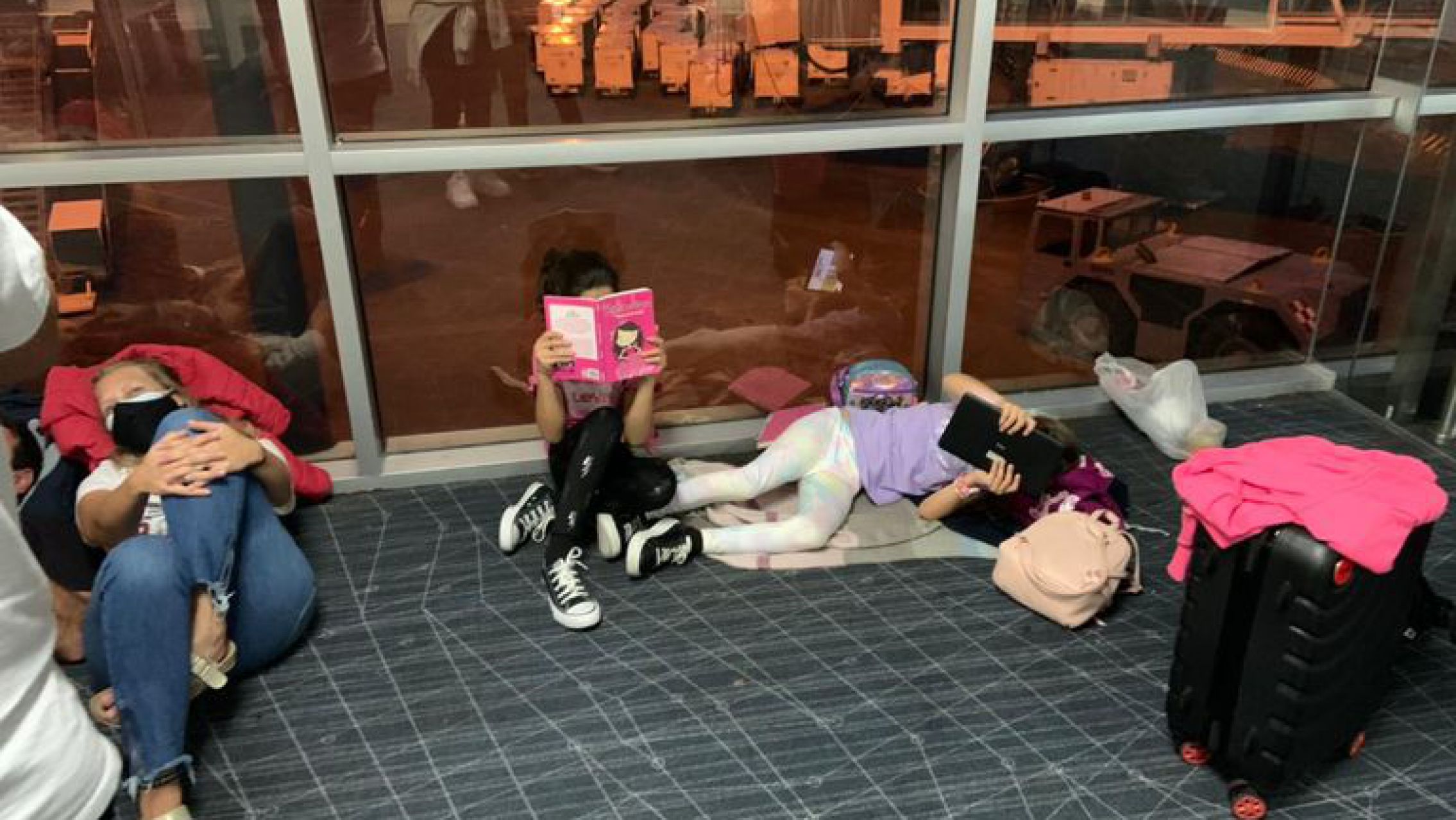 La Justicia le ordenó al Gobierno que permita el ingreso urgente de dos argentinos varados en Estados Unidos