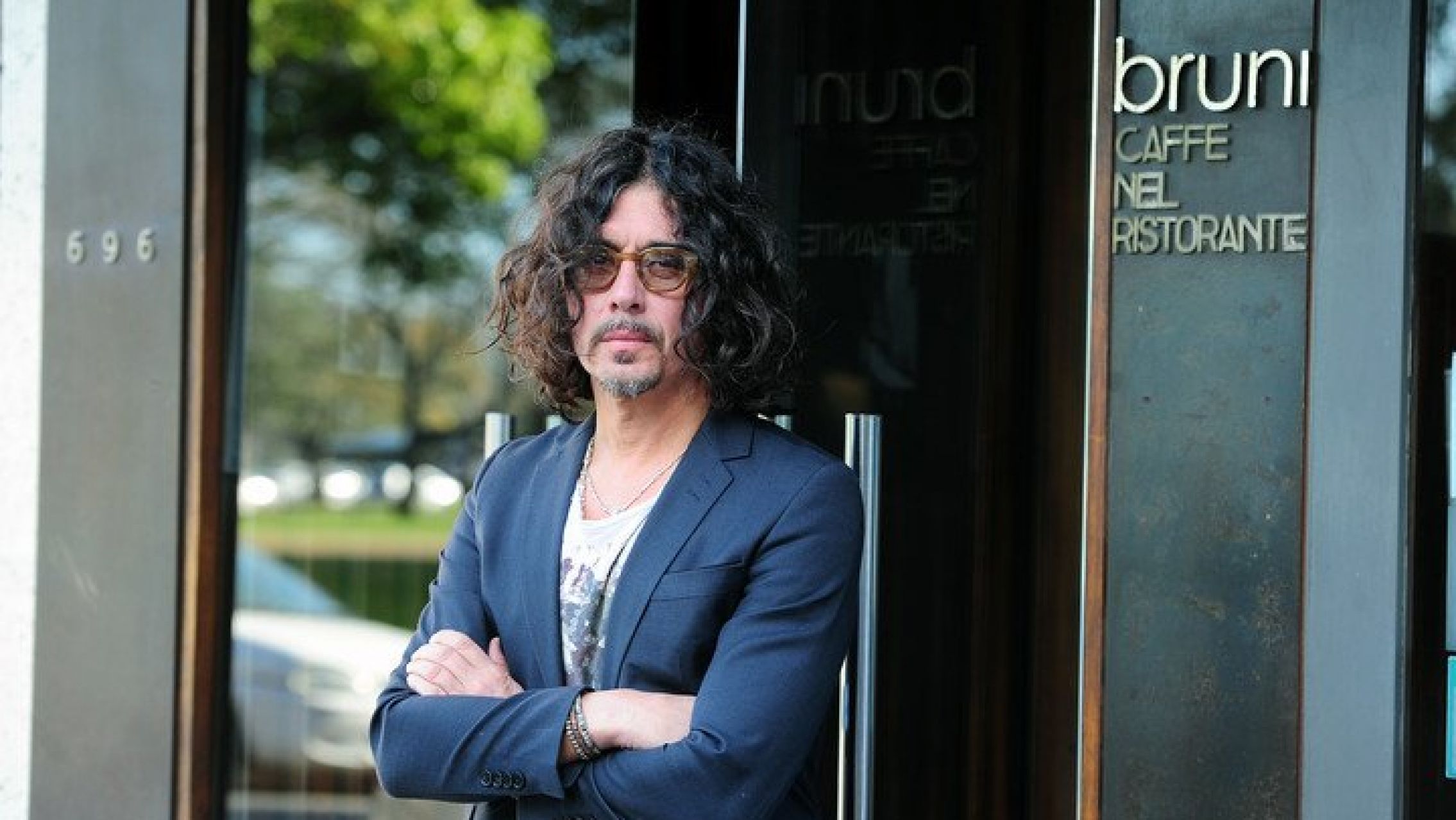 Cansado de los impuestos, el reconocido músico "Zorrito" Von Quintiero se despidió de su restaurante