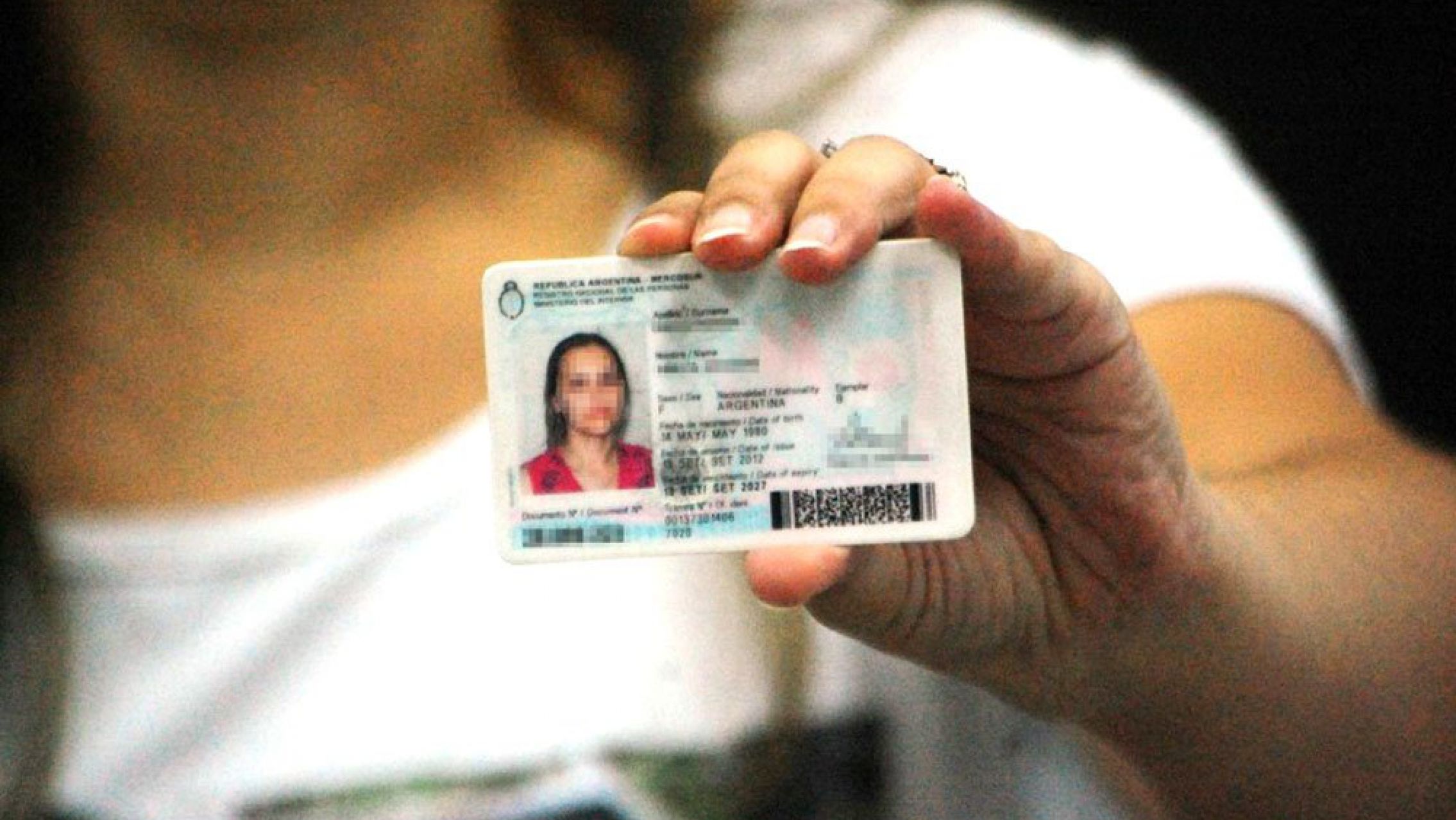 El Gobierno aprobó el sexo X en el DNI para personas no binarias