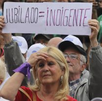 El Gobierno oficializó el bono de $55.000 para jubilados y pensionados