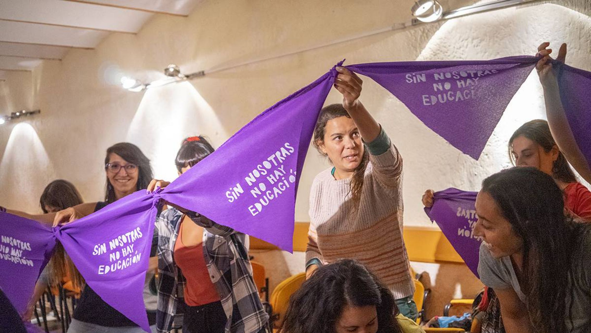 Por el día de la Mujer, las maestras no darán clases