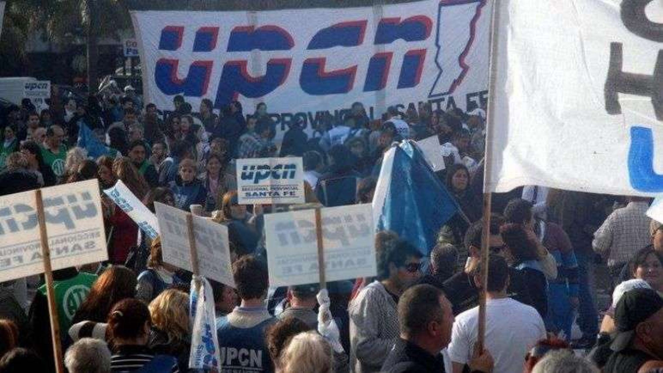 ATE y UPCN obligan a empleados a un "aporte solidario"