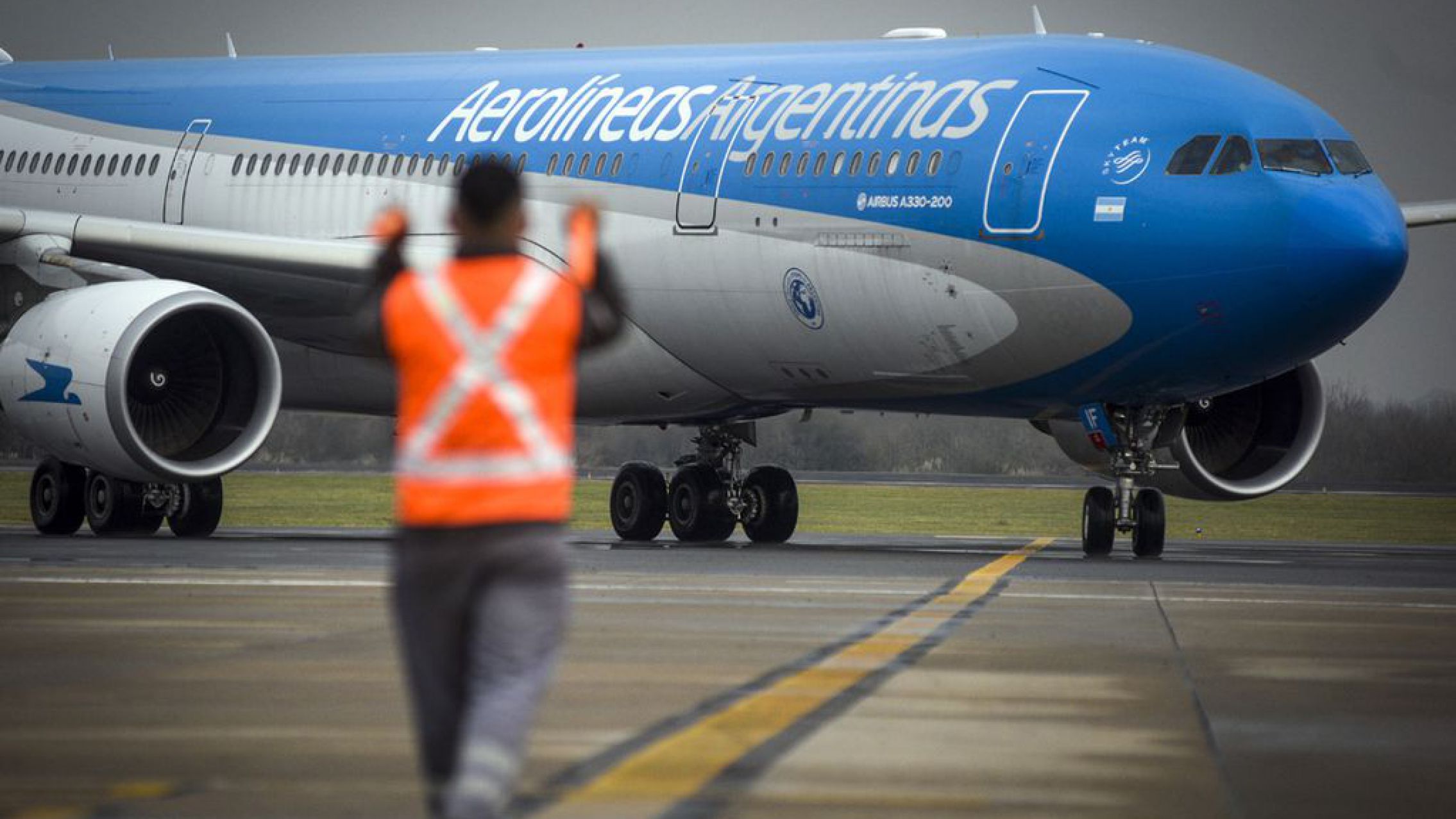 Aerolíneas Argentinas y Anses firman convenio para descuento del 20% a jubilados y pensionados