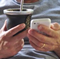 Vive en Inglaterra, sus vecinos lo vieron tomando mate y le pidieron que no se drogara