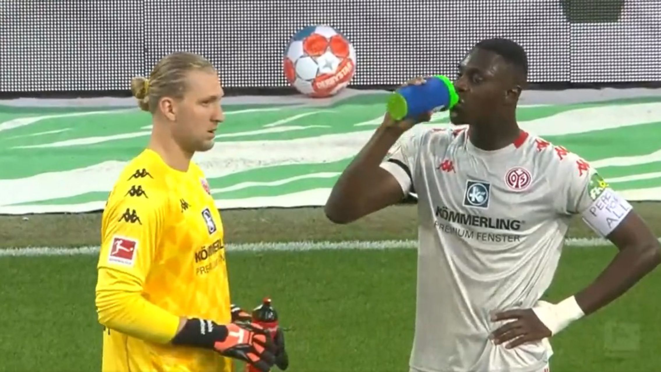 Detuvieron un partido para que un jugador musulmán rompa el ayuno del Ramadán