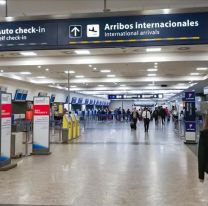 El Gobierno les permitirá a turistas extranjeros vender hasta USD 5.000 a tipo de cambio financiero