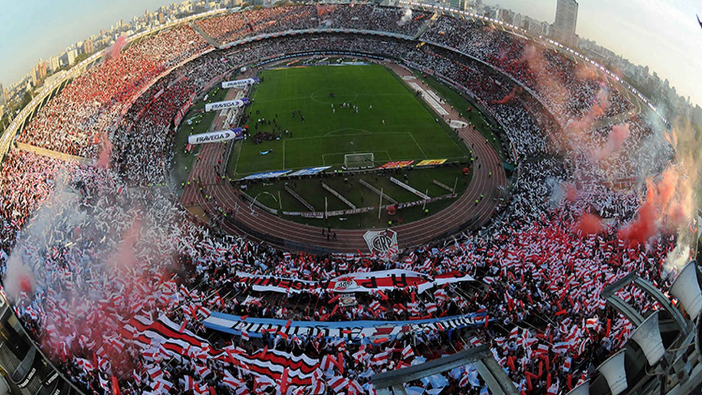 River comenzó la renovación de los abonos y hay polémica contra el presidente Brito