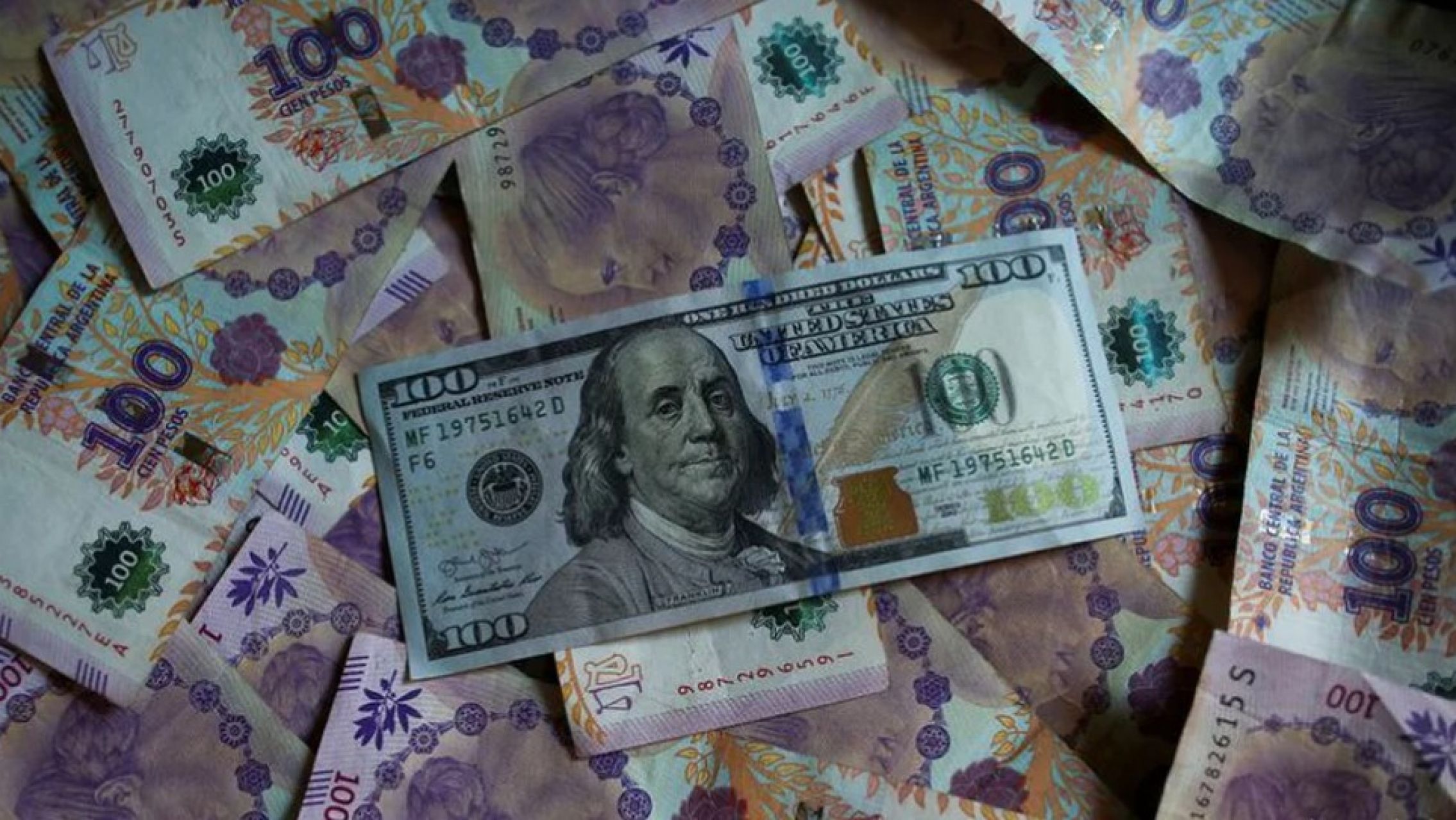 Por la alta inflación, la deuda pública indexada aumenta a un ritmo de más de $16.600 millones por día