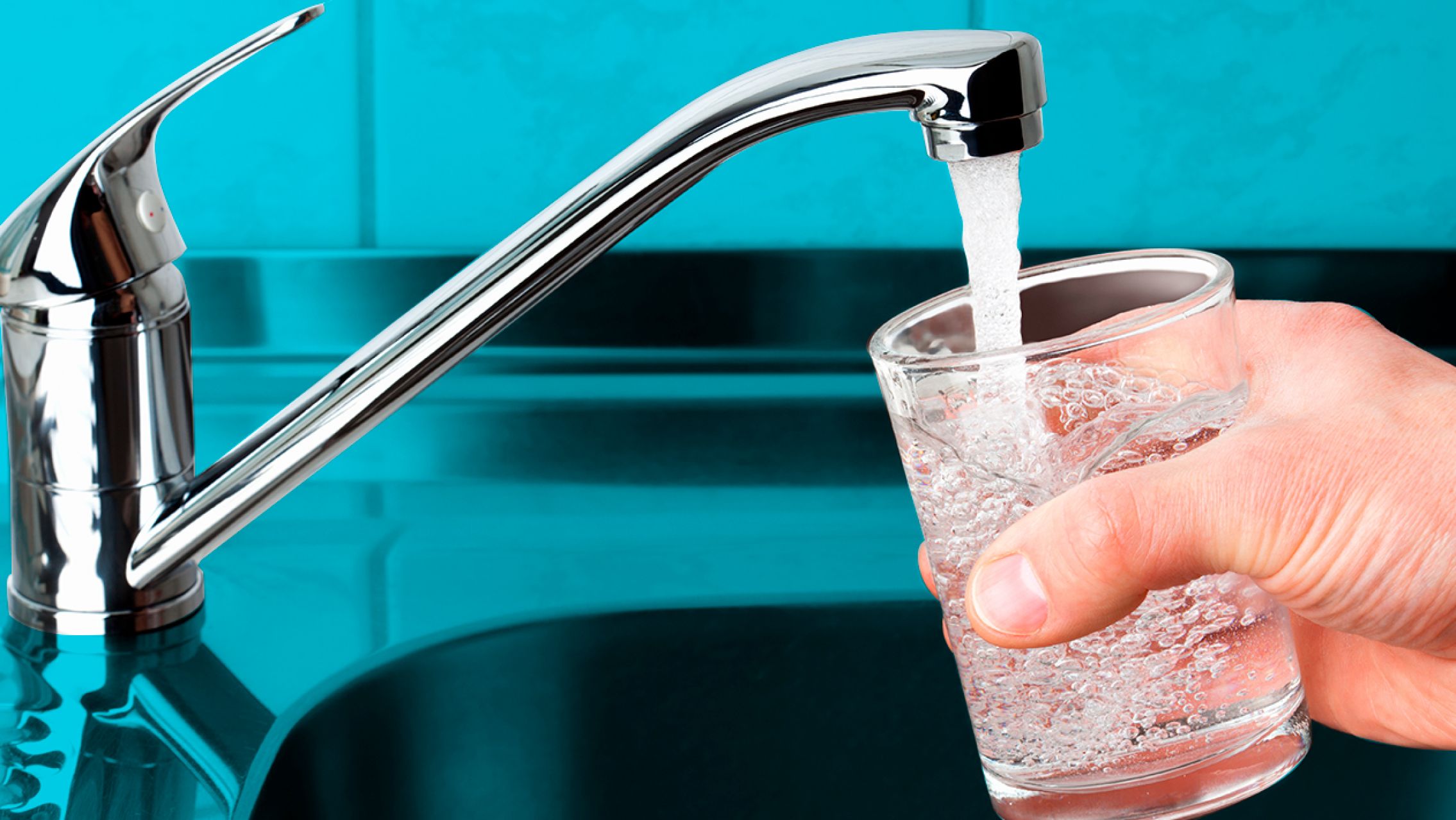 Después del ajuste de luz y de gas, buscan aplicar un 32% al agua y segmentar la tarifa