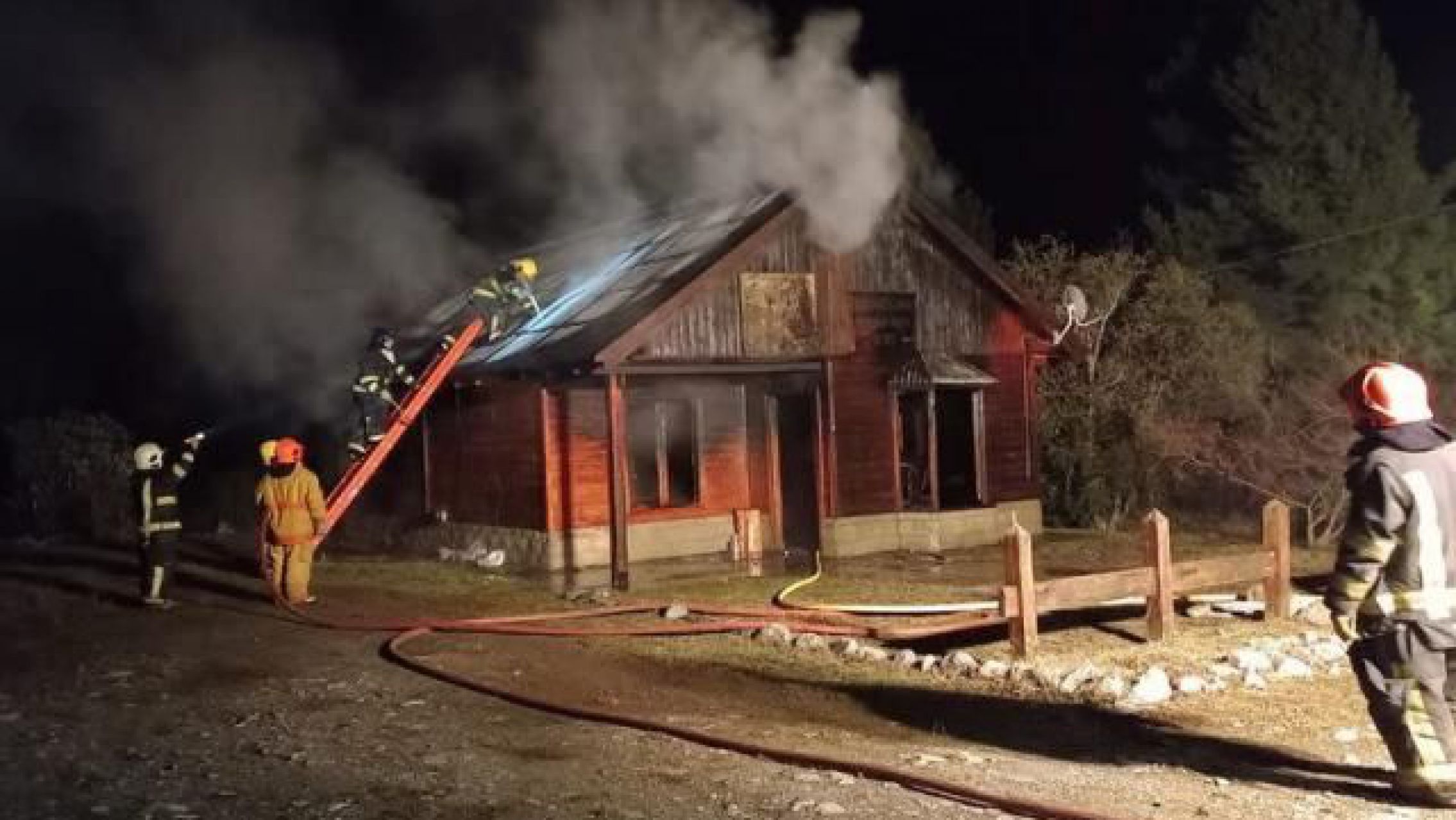 Investigan si el incendio de una oficina gubernamental fue hecho por la RAM