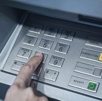 Abuela se olvid&oacute; la tarjeta en el cajero y le robaron $230 mil