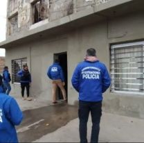 Con la Policía, madre gitana busca a su hija adolescente para evitar que se case